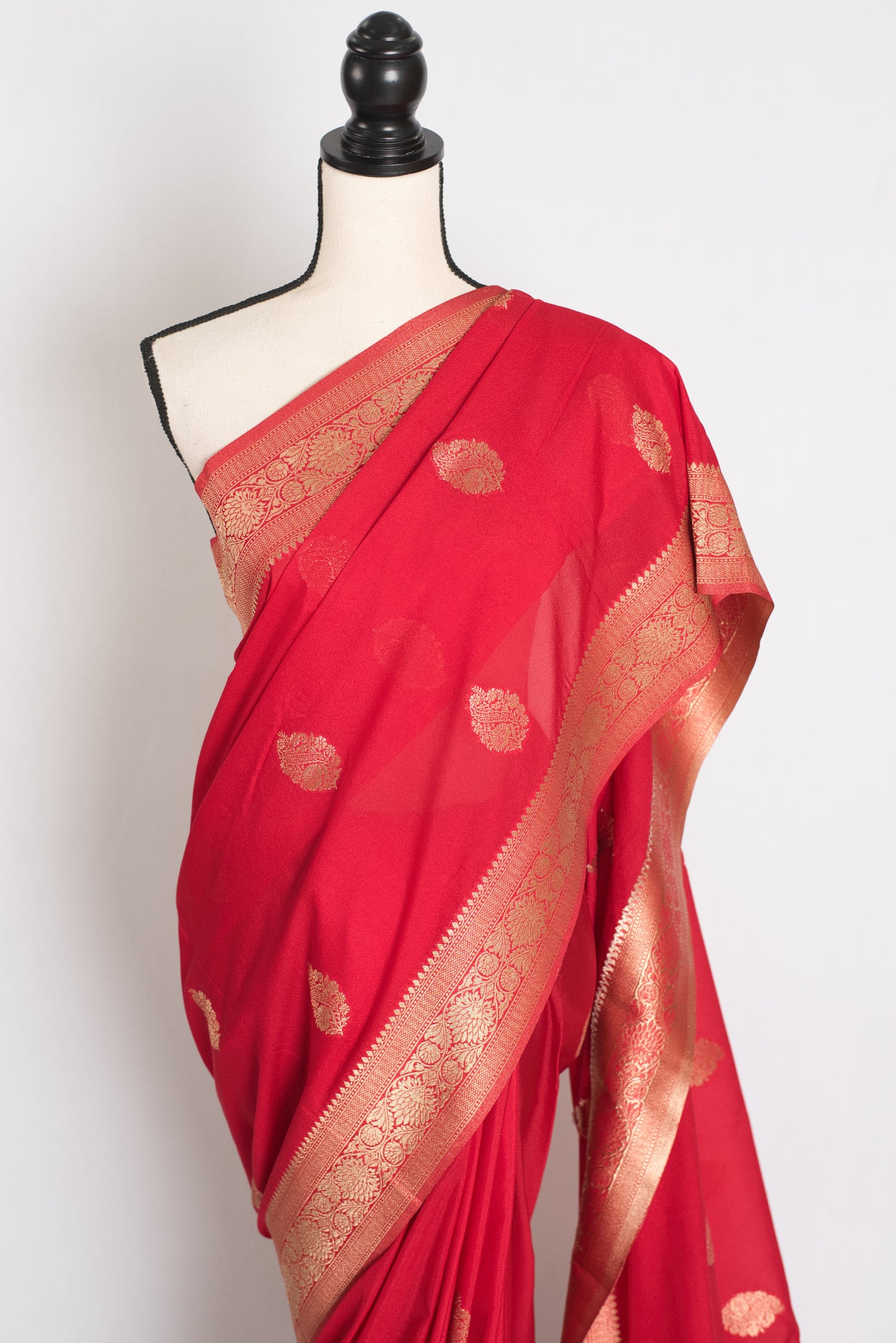 Zareen : Semi Crepe Silk Budget Friendly Banarasi Saree in Red and Gold image 4