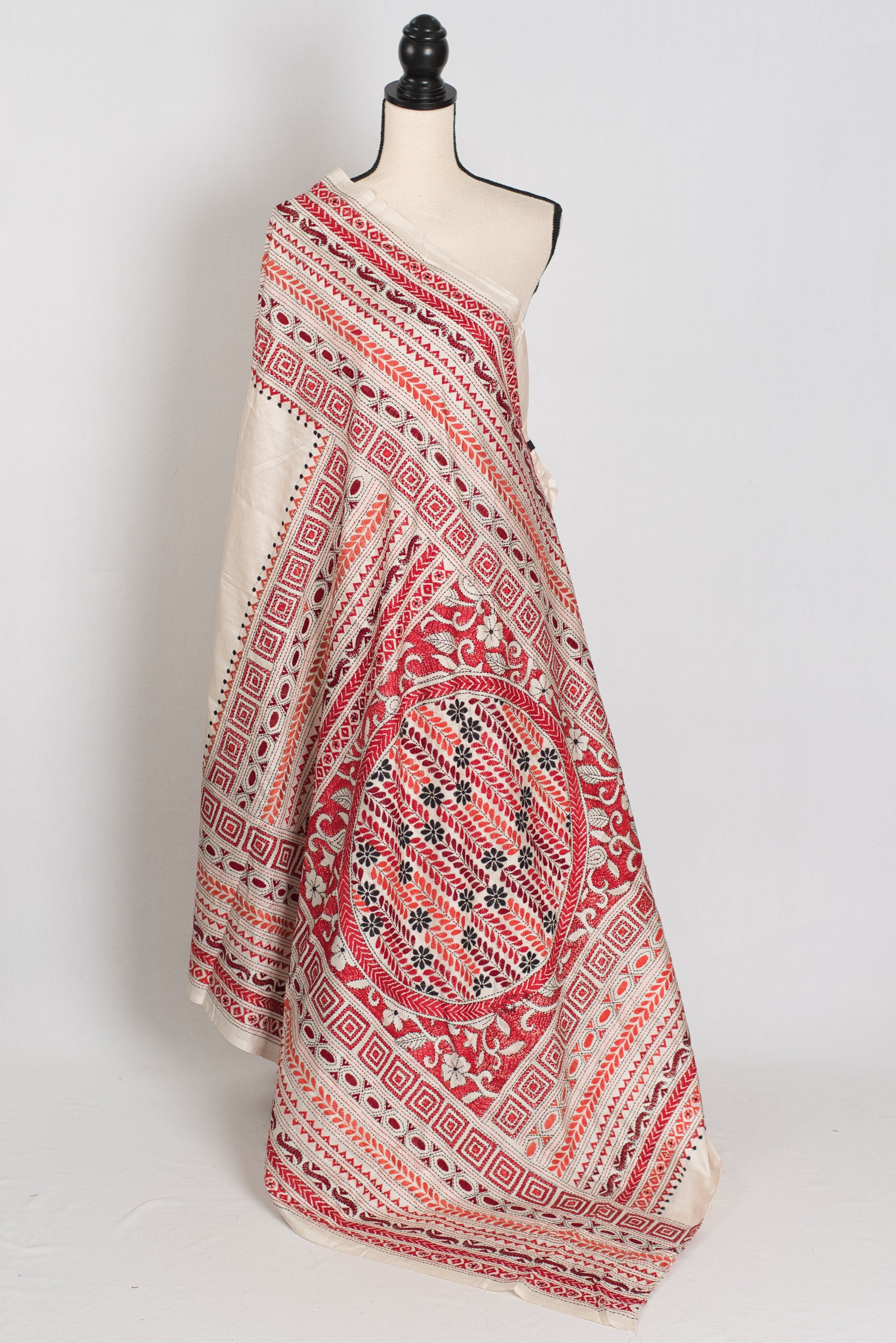 Snigdha: Silk Mark Certified Hand Embroidery Kantha Silk Saree in Off White image 1