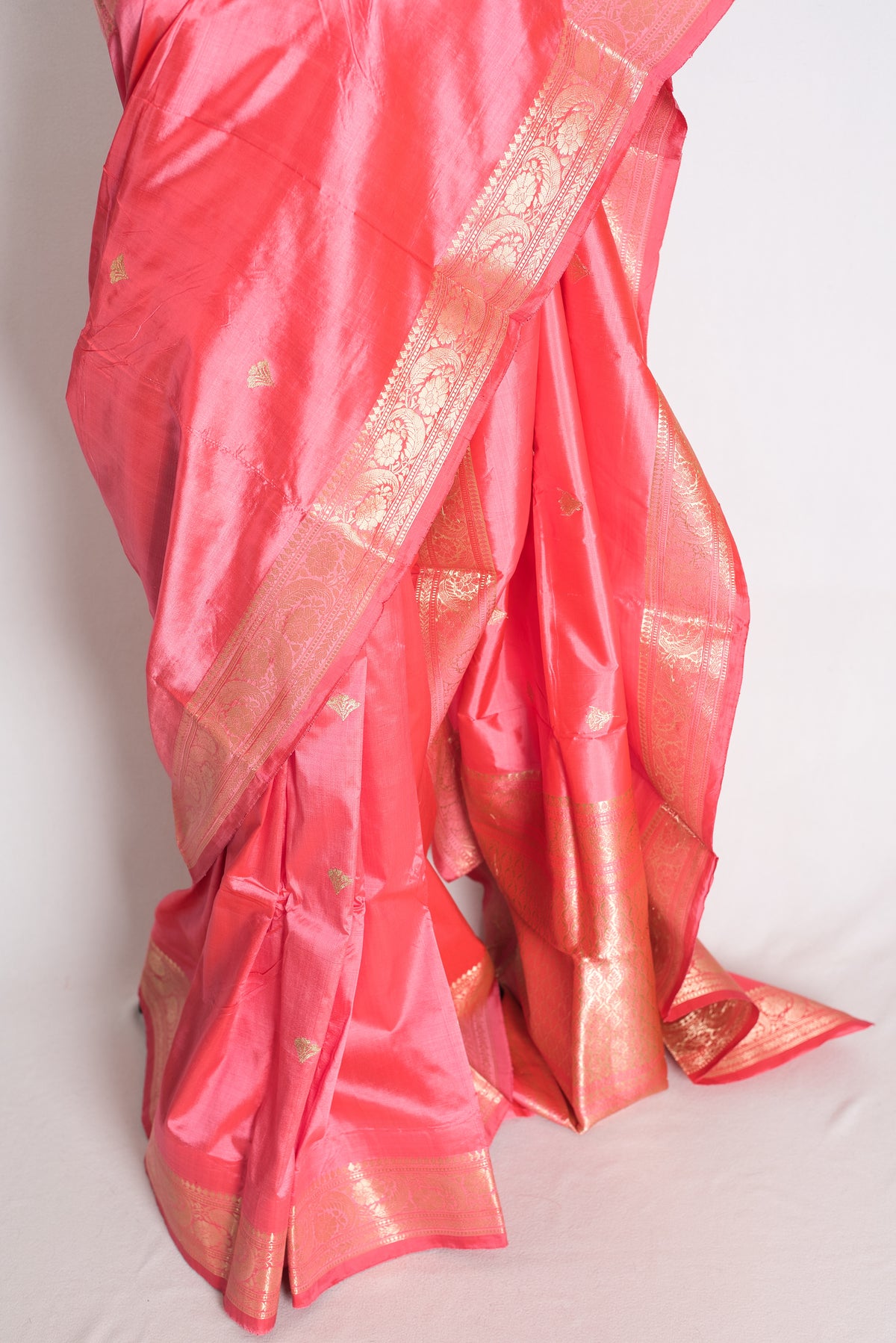 Farah: Pink and Gold Katan Silk Banarasi Saree with Blouse Piece image 6