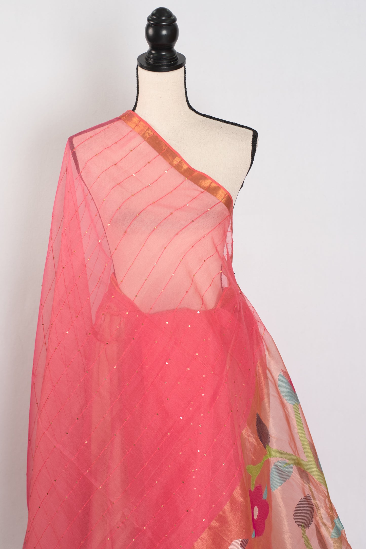 Kusum: Coral Pink & Gold Muslin Cotton Jamdani Saree | Sequin Weaving image 3