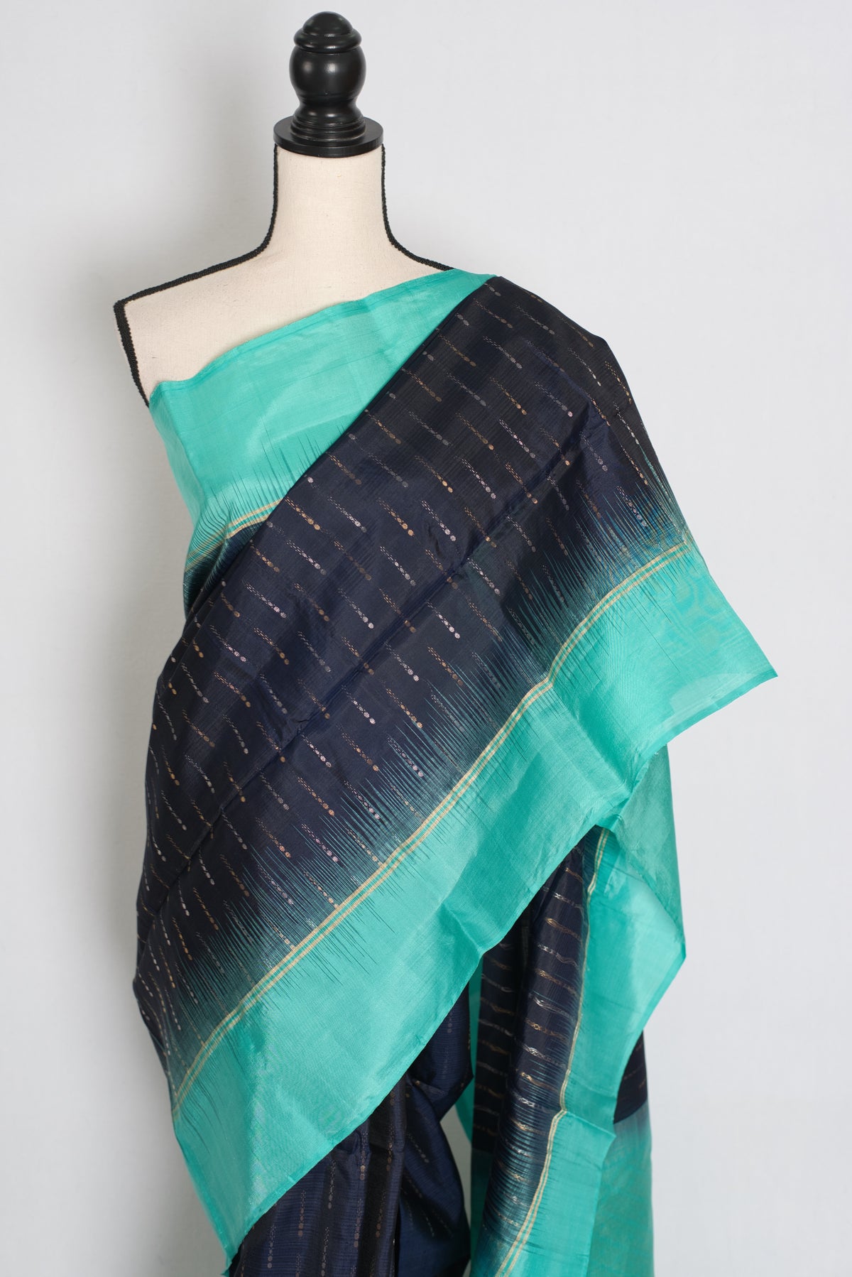 Shanti : Midnight Blue & Turquoise Pure Silk Kanjivaram Saree image 6