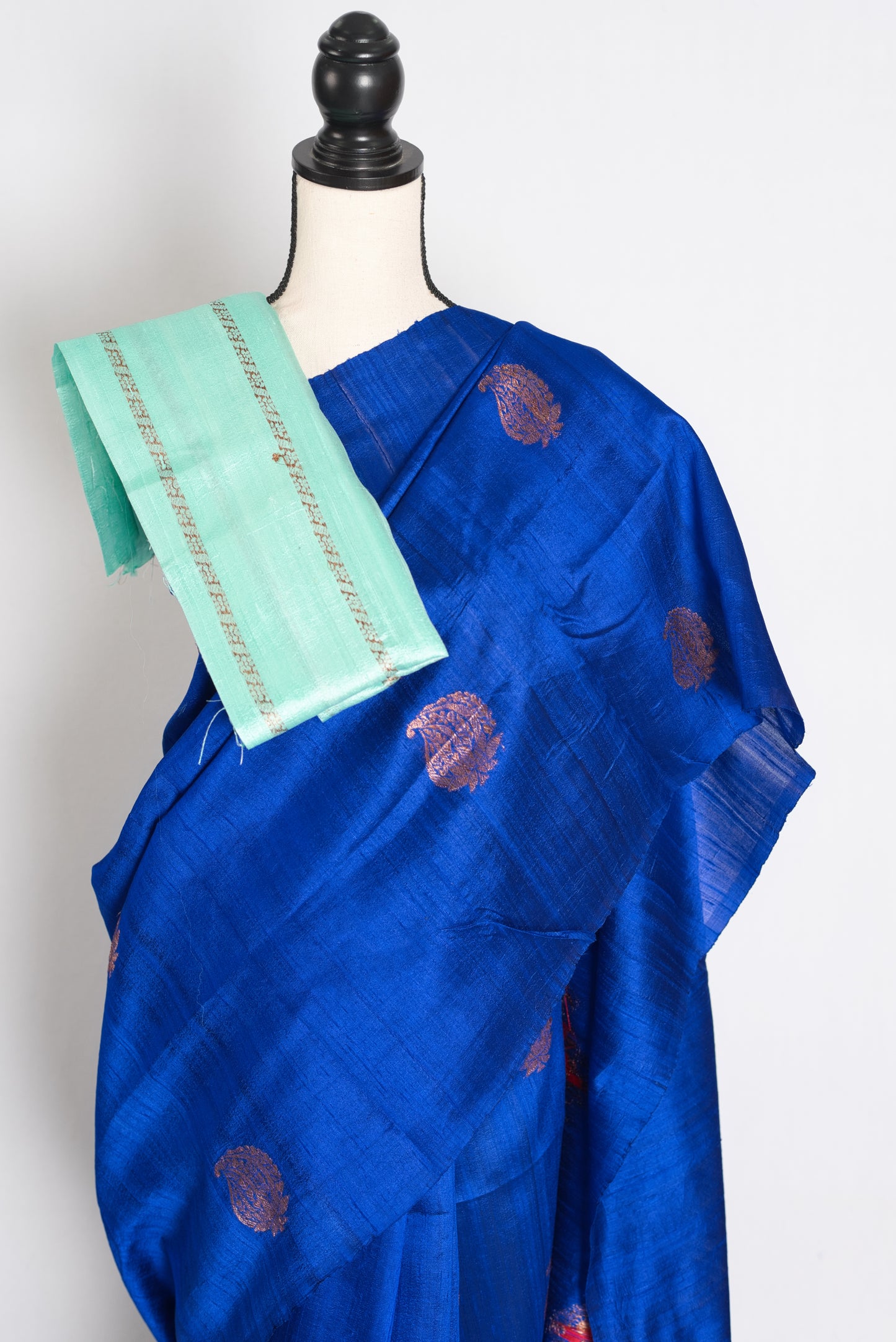 Tia : Royal Blue Borderless Pure Raw Silk Banarasi Saree | Antique Gold Zari image 2
