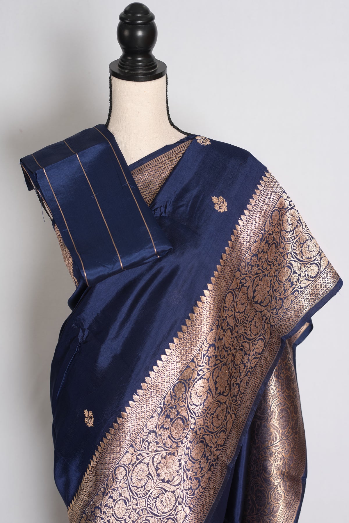 Krishna: Midnight Blue and Gold Mango Silk Banarasi Saree with Wide Border image 2