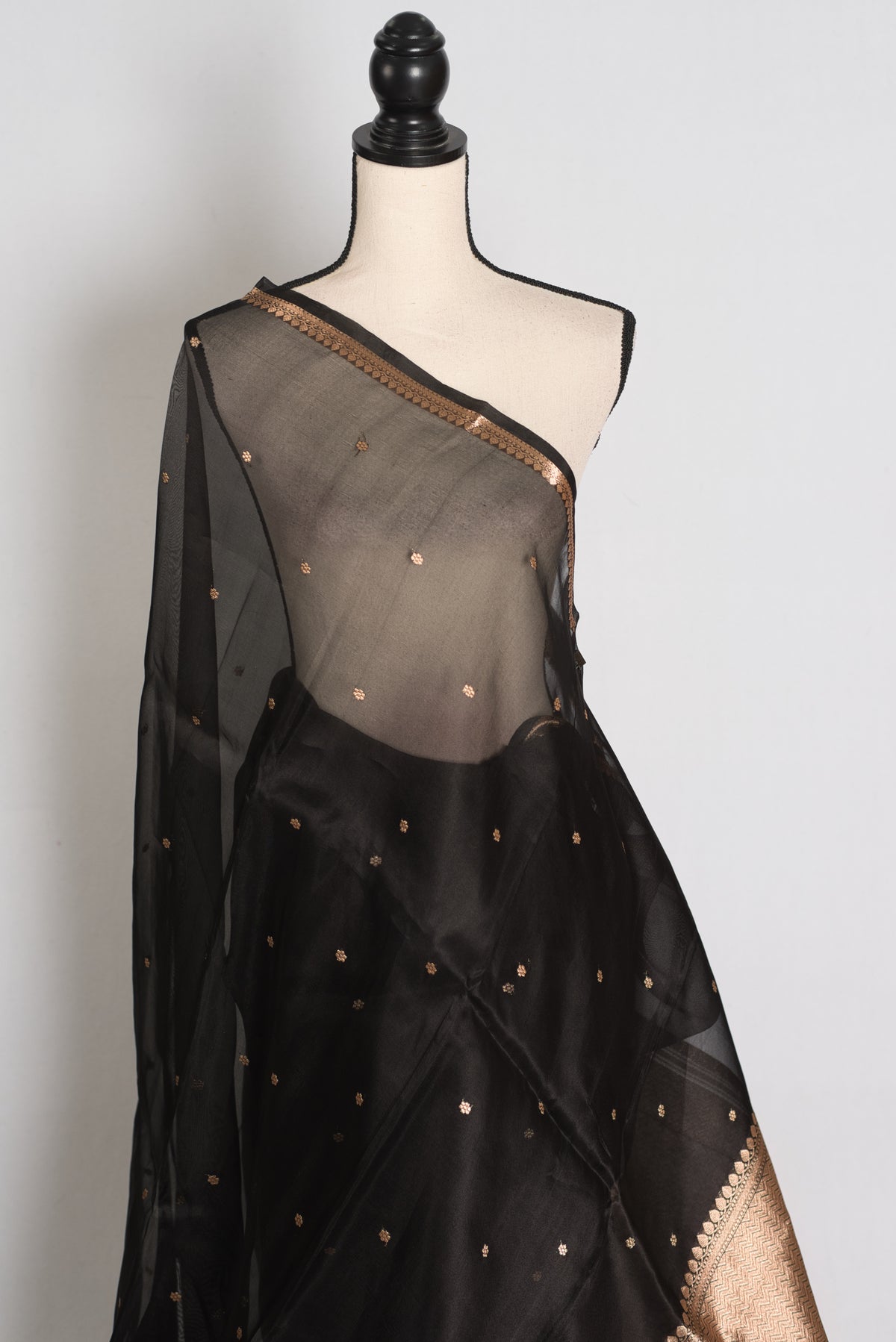 Black and Antique Gold Banarasi saree — border detail