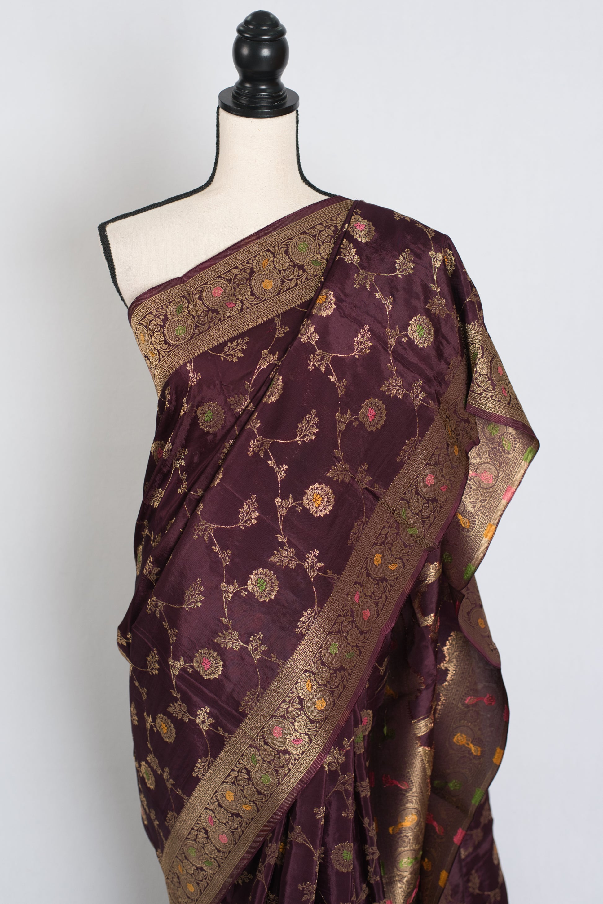 Ajanta : Semi Crepe Silk Jaal Banarasi Saree in Brown and Gold image 5