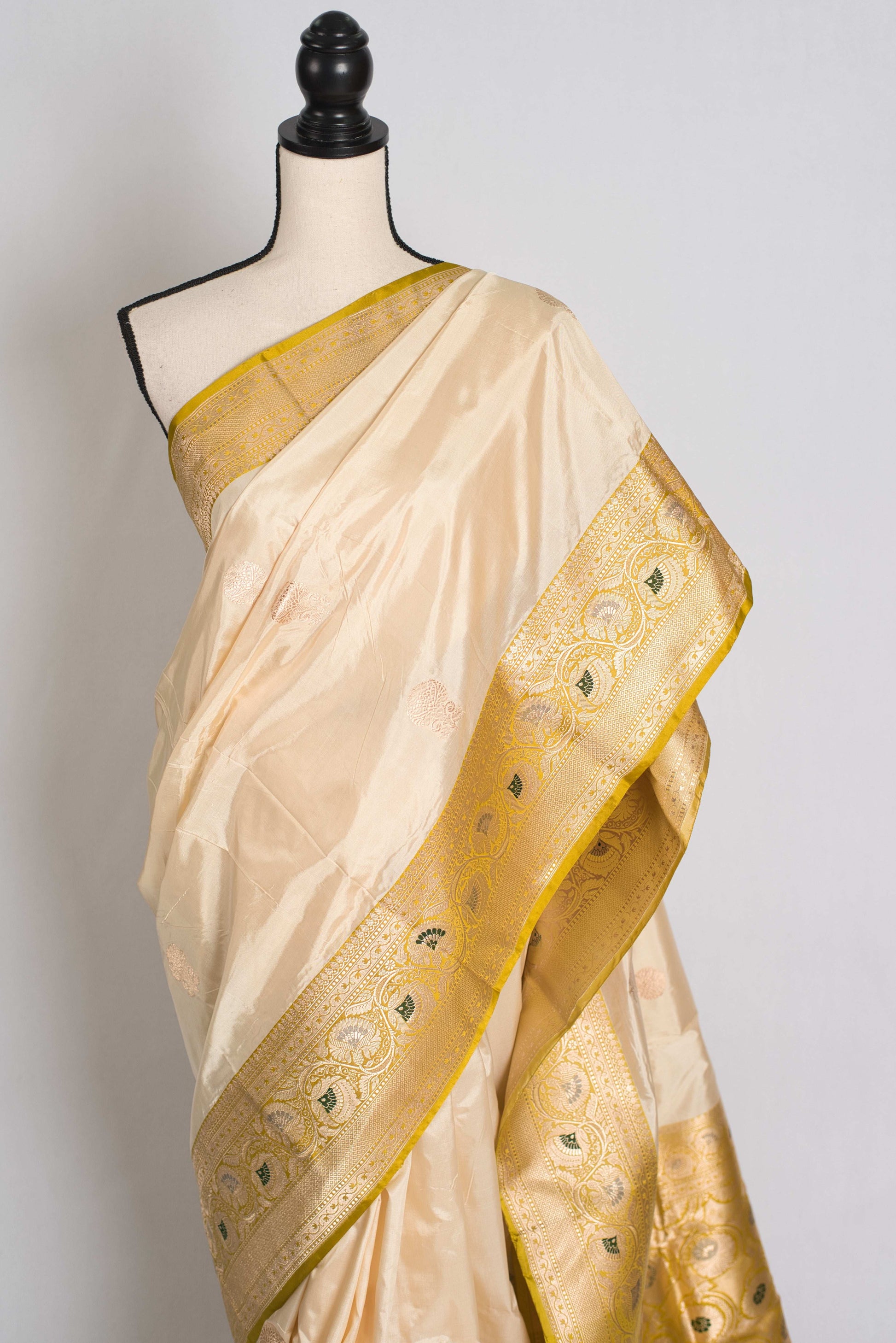 Kamalini : Silk Mark Certified Cream Banarasi Saree with Meenakari Work