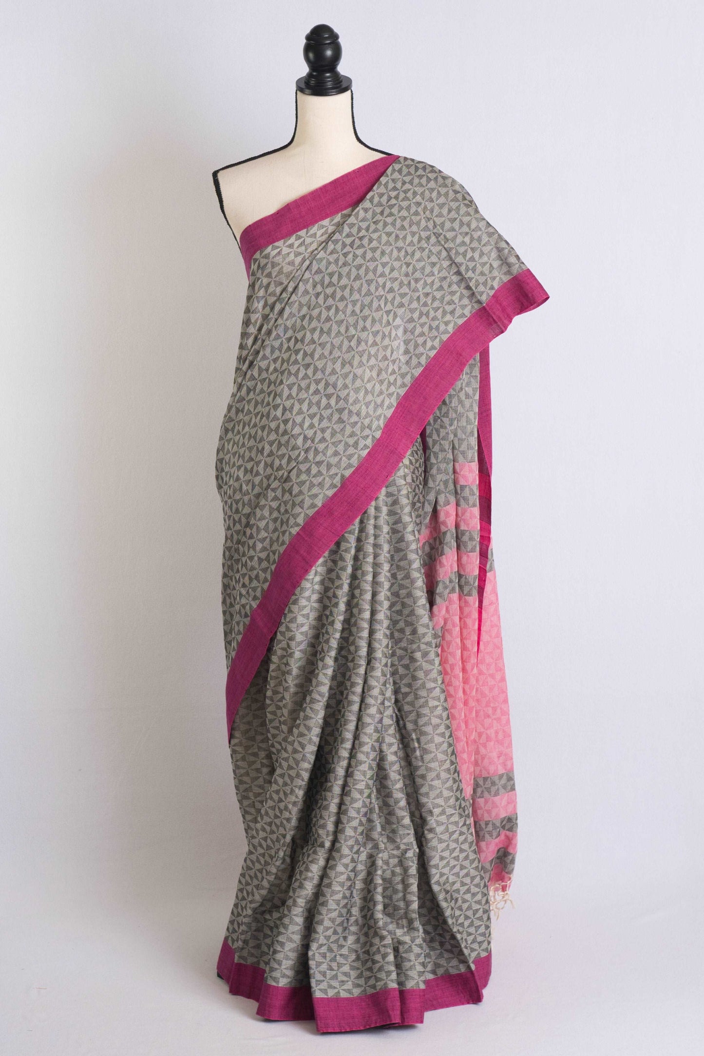 Exclusive Soft Cotton Saree with Woven Thread Work in Gray and Pink.