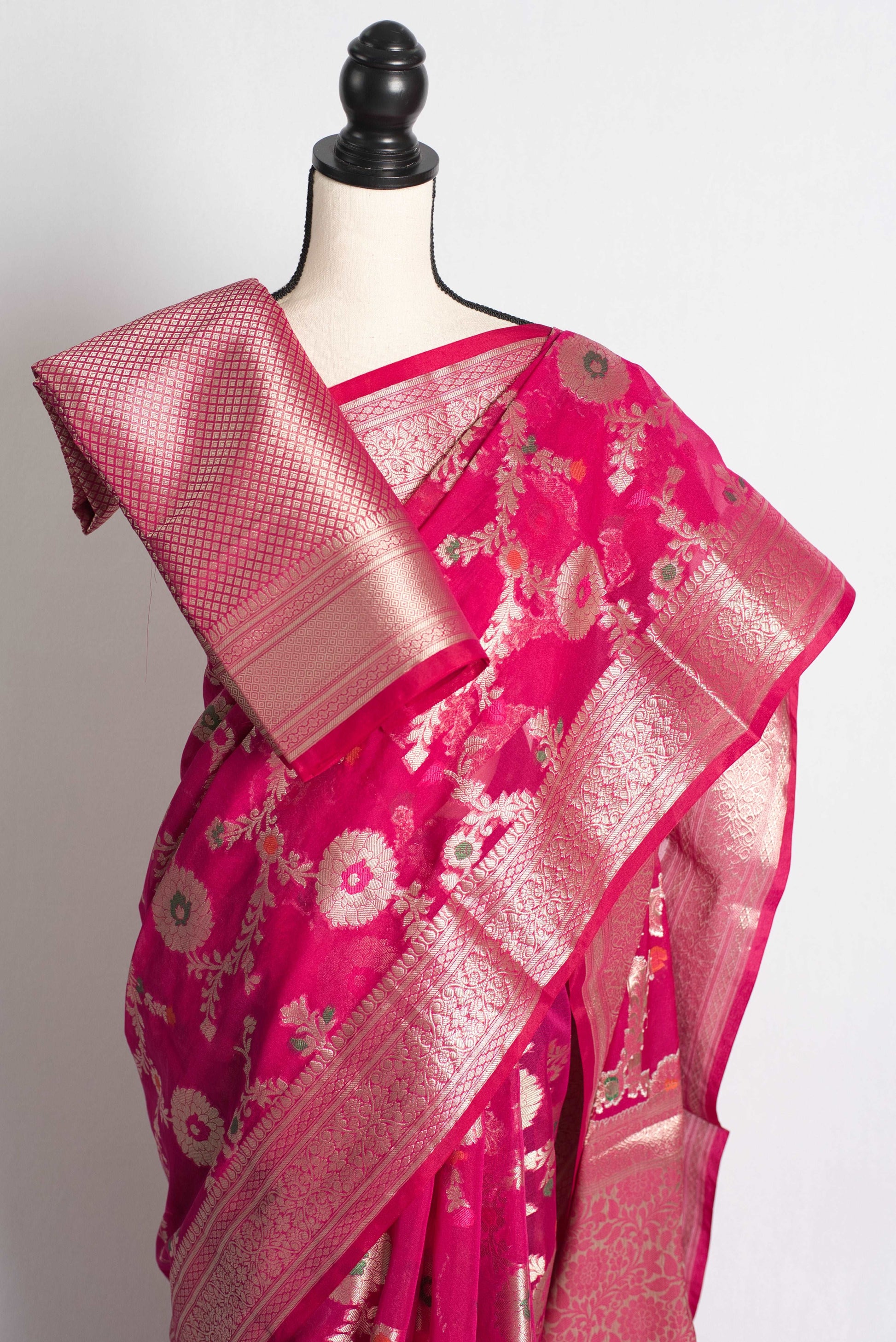 Semi Georgette Shaded Jaal Banarasi Saree in Dark Pink