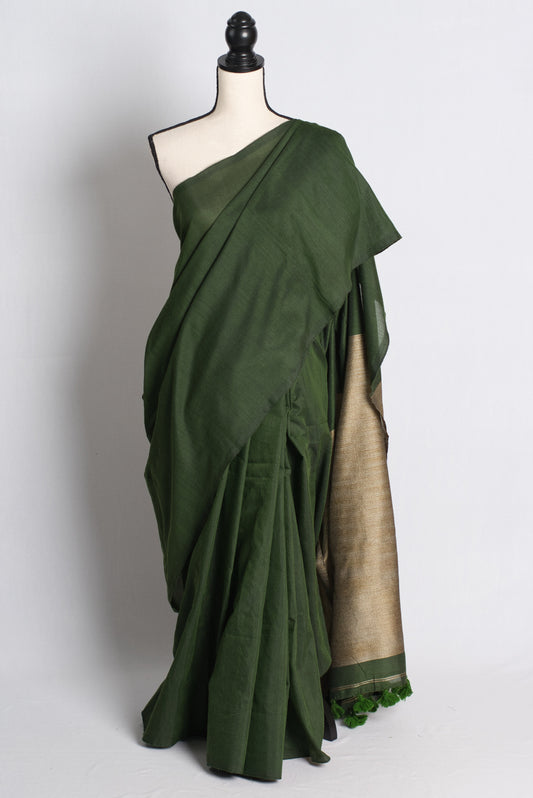 Soft Cotton Saree Saree in Dark Green