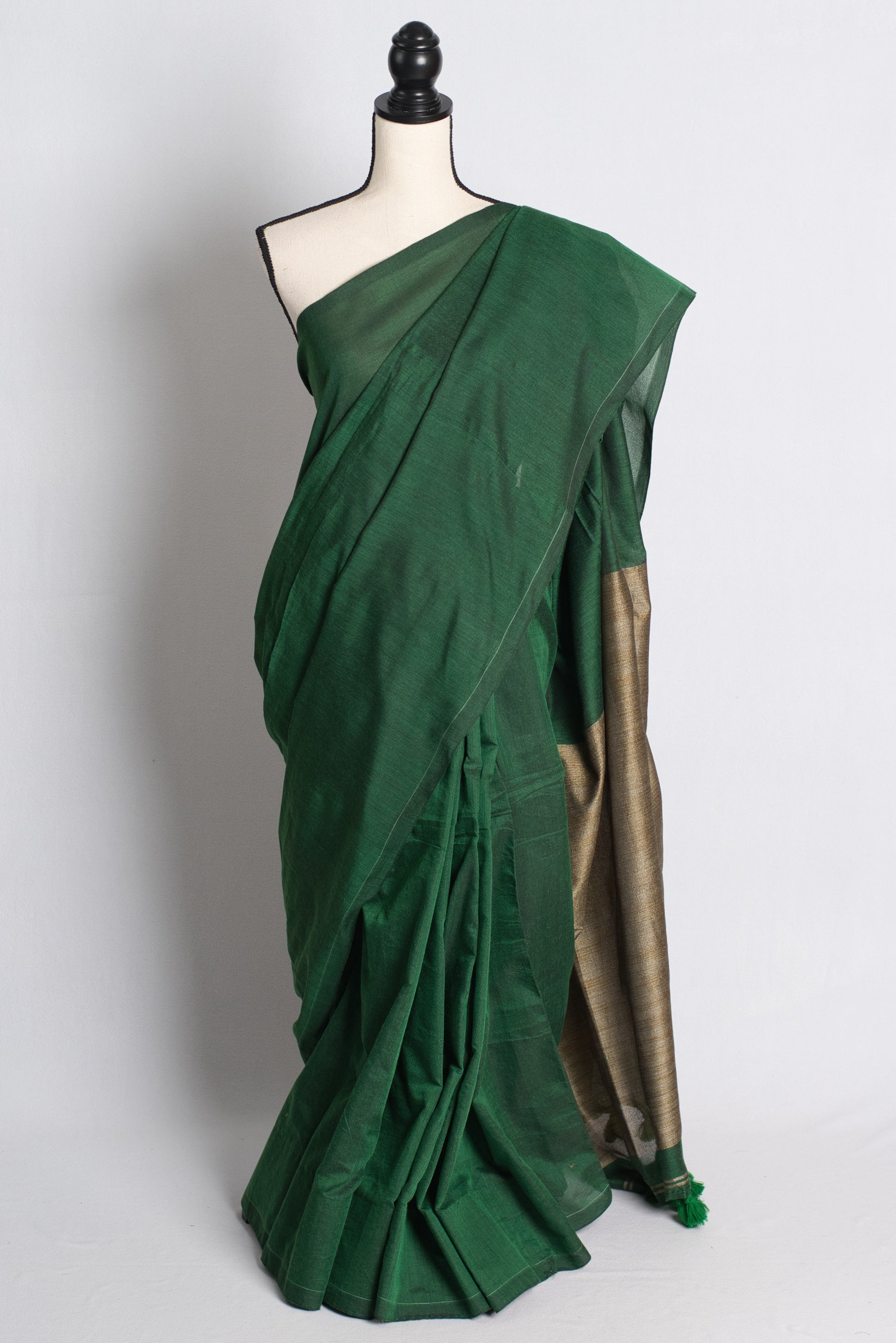 Soft Cotton Saree Saree in Forest Green