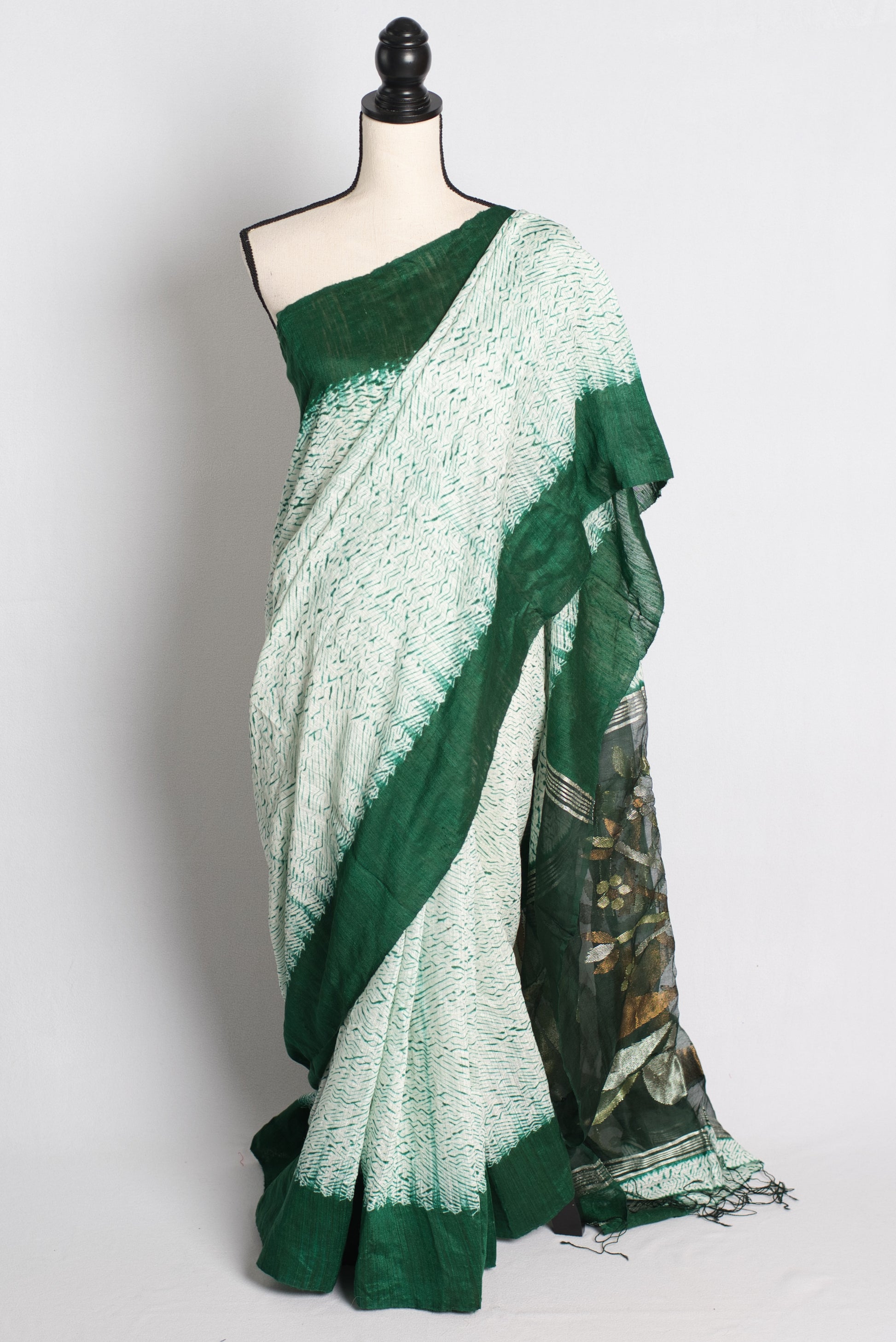 Shibori Matka Silk Saree with Resham Jamdani Pallu in Green.