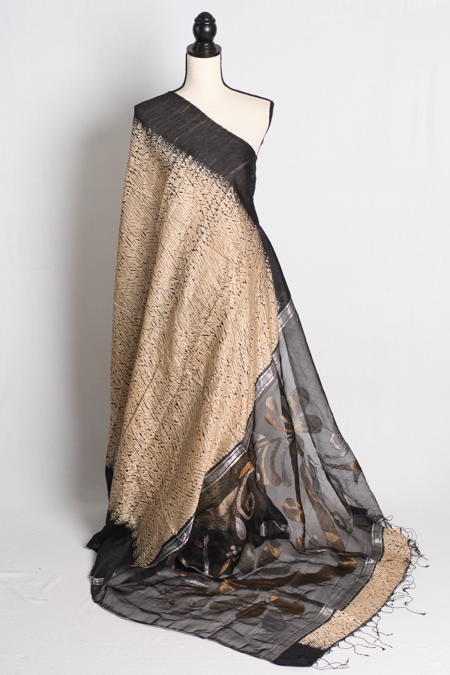 Shibori Matka Silk Saree with Resham Jamdani Pallu in Beige.