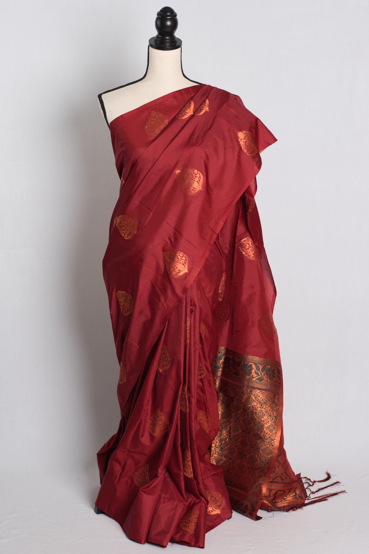 Blended Silk Kanchipuram Saree in Maroon.