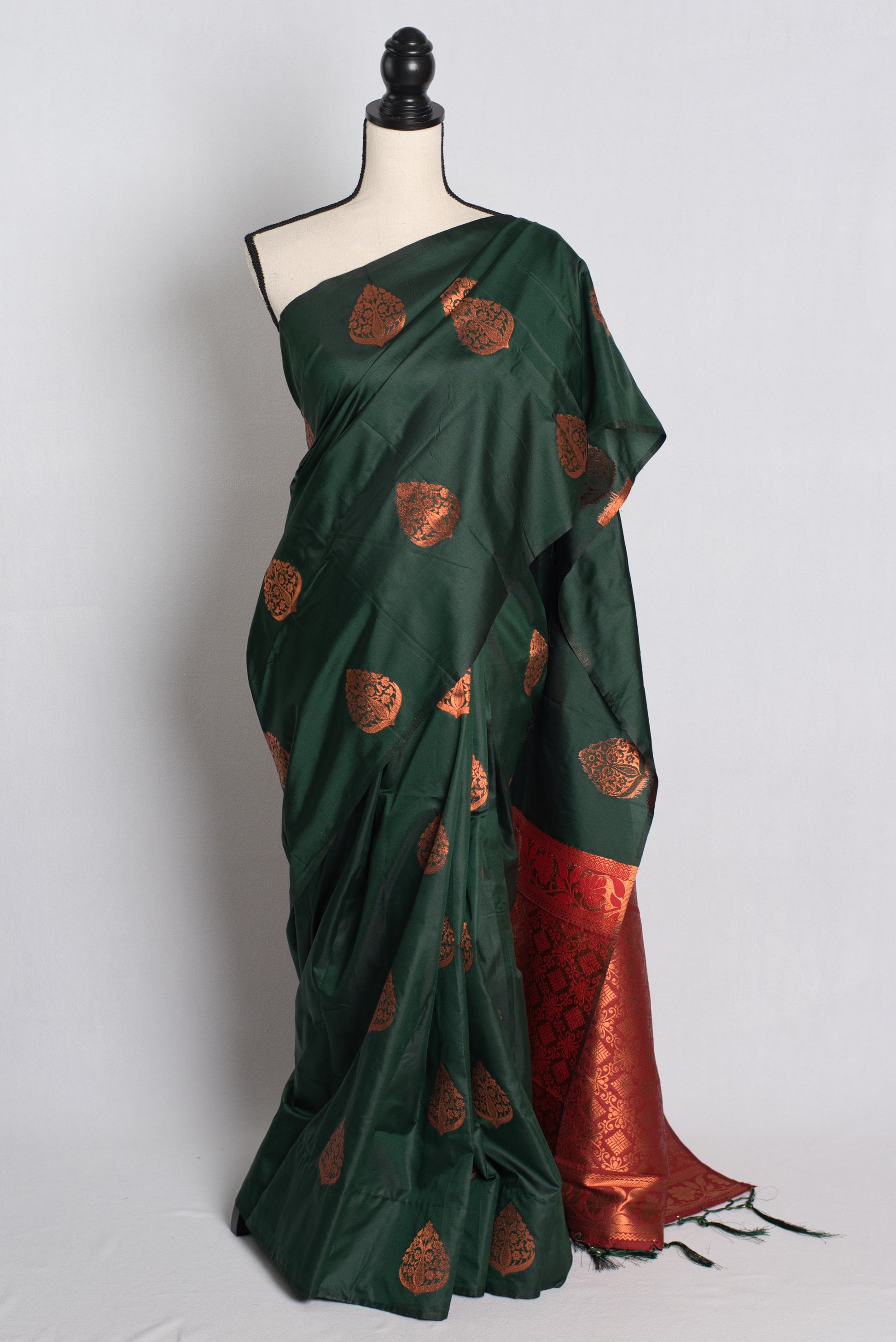 Blended Silk Kanchipuram Saree with 40 Size Blouse in Dark Green.