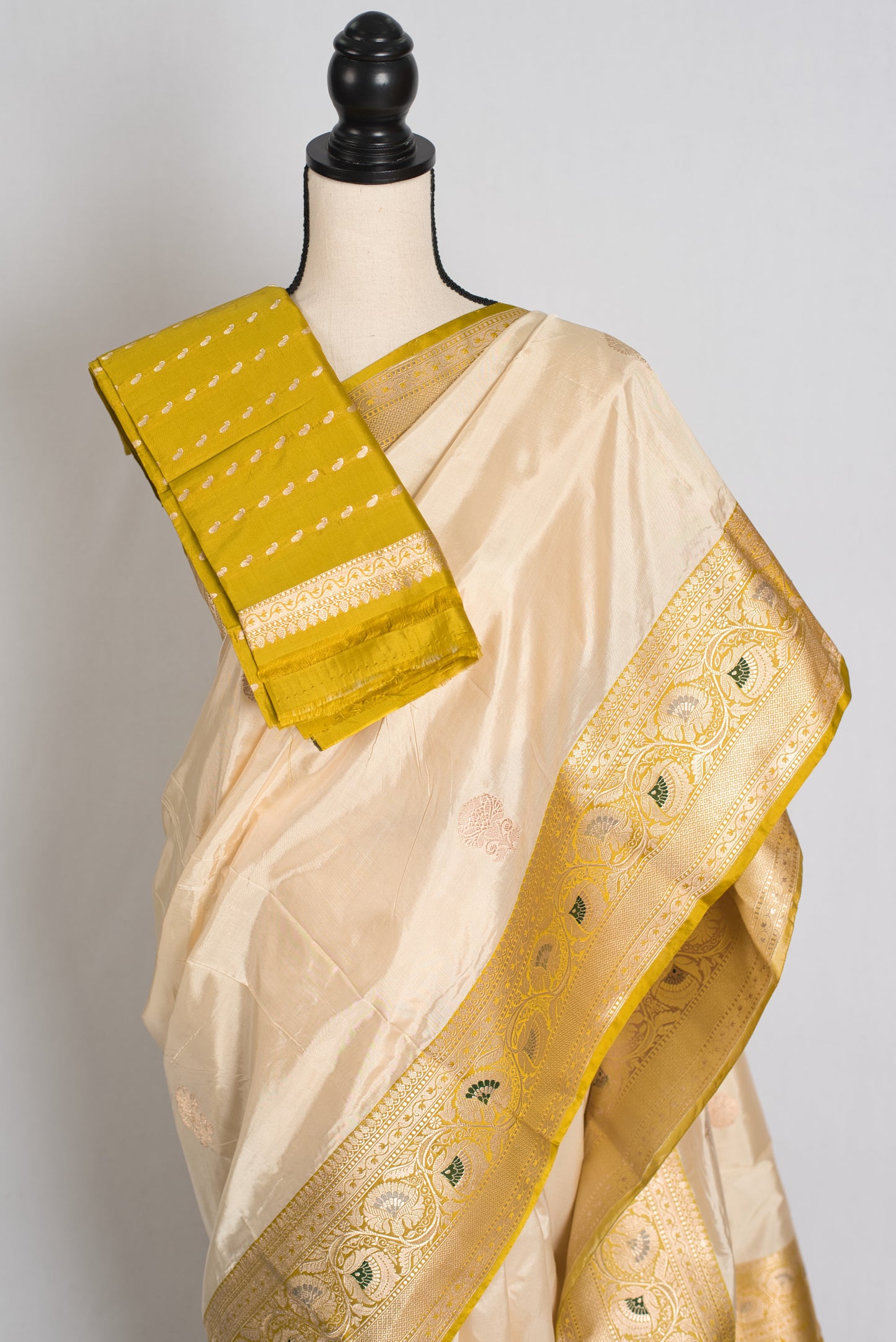 Kamalini : Silk Mark Certified Cream Banarasi Saree with Meenakari Work