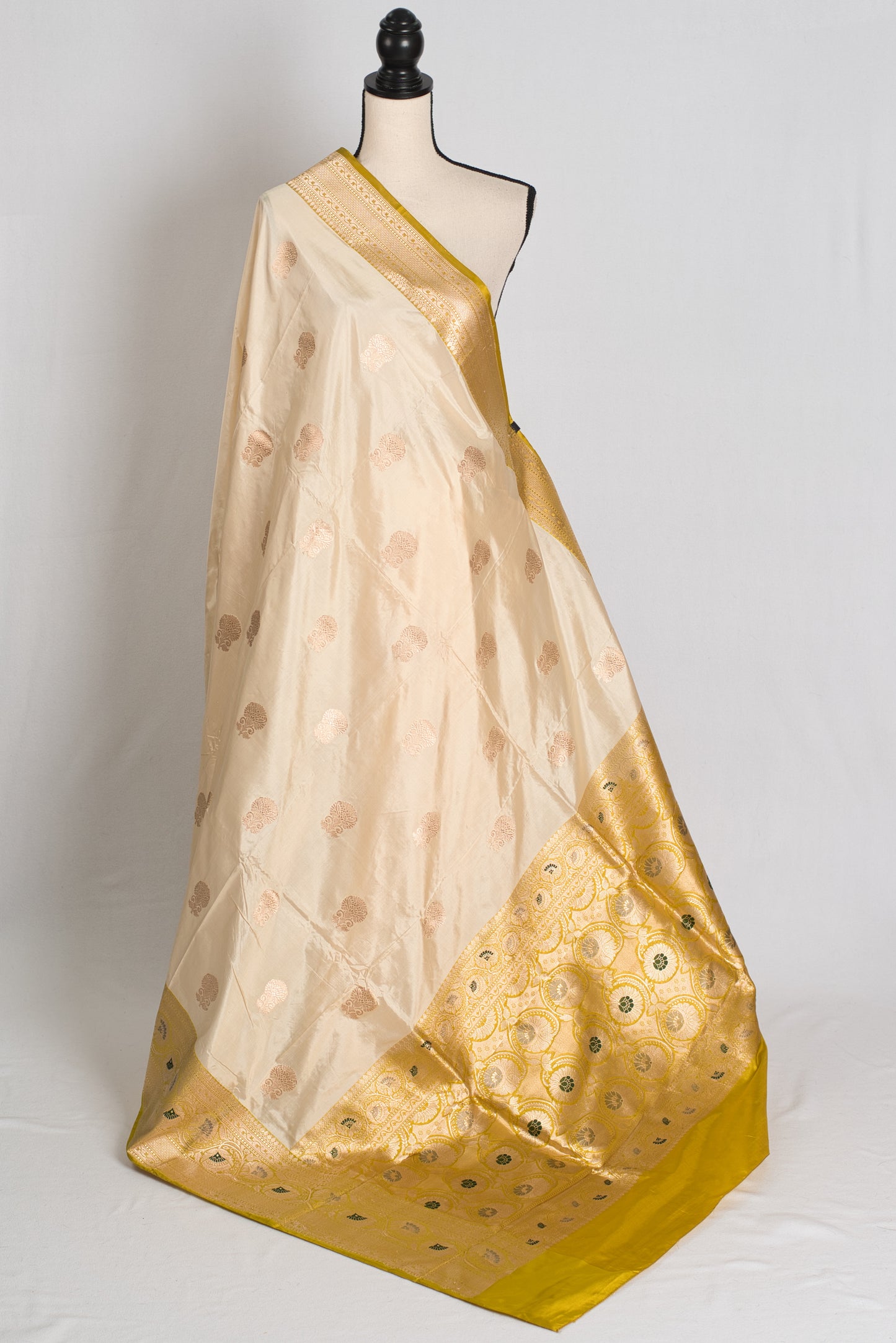Kamalini : Silk Mark Certified Cream Banarasi Saree with Meenakari Work