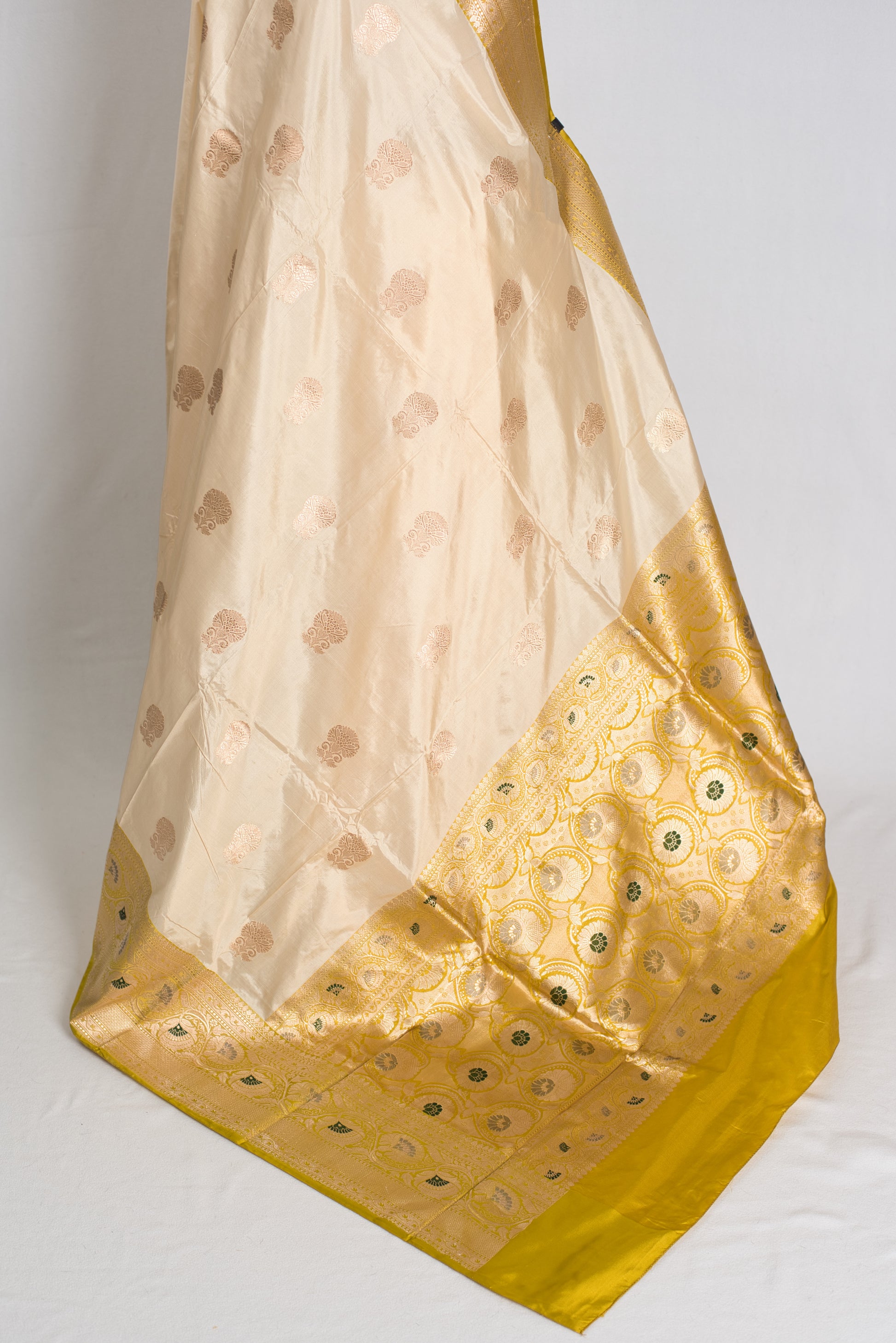 Kamalini : Silk Mark Certified Cream Banarasi Saree with Meenakari Work