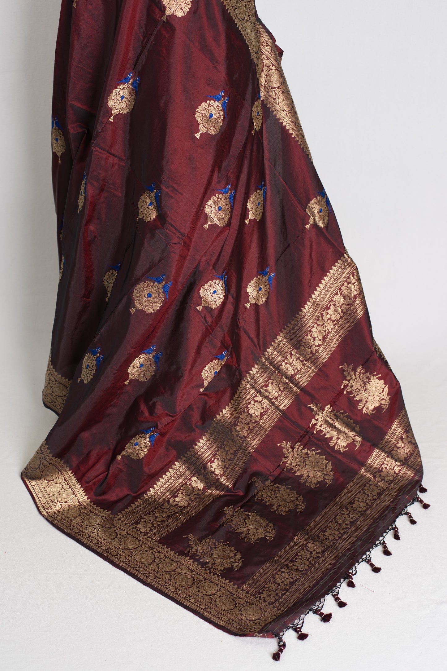 Bidushi : Exclusive Bird Motif Kadwa Banarasi Silk Saree in Coffee Brown
