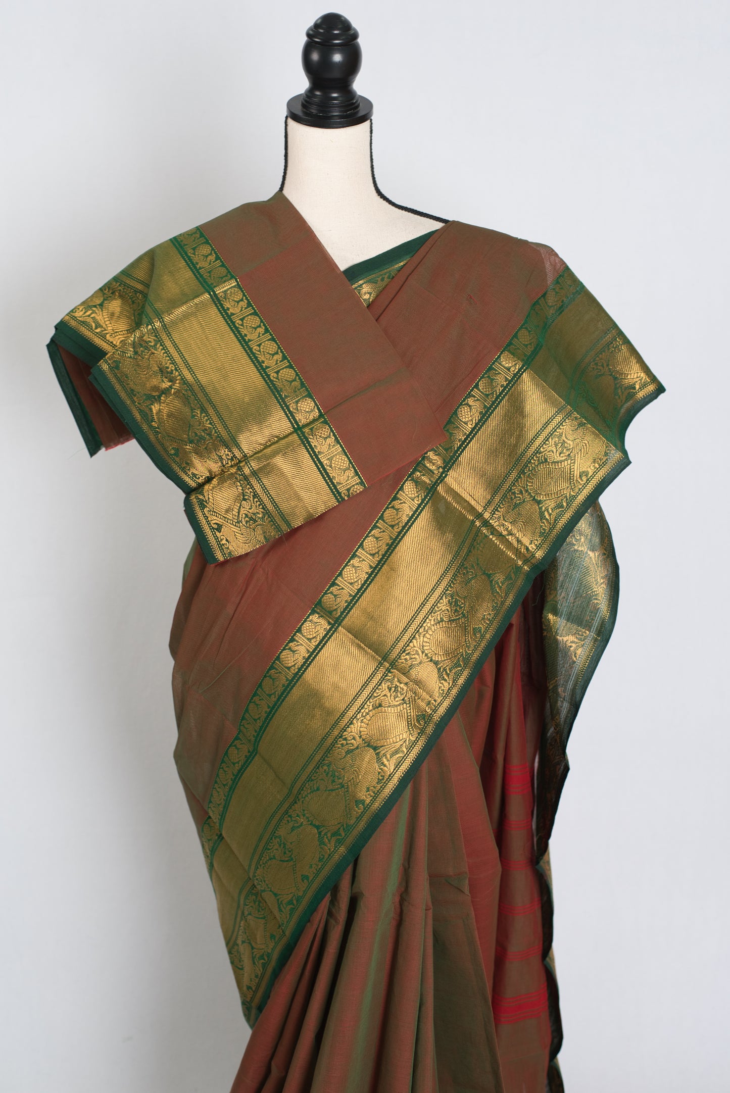 Yamini : Rusty Red Kanchi Cotton Saree - Handwoven South Indian Elegance