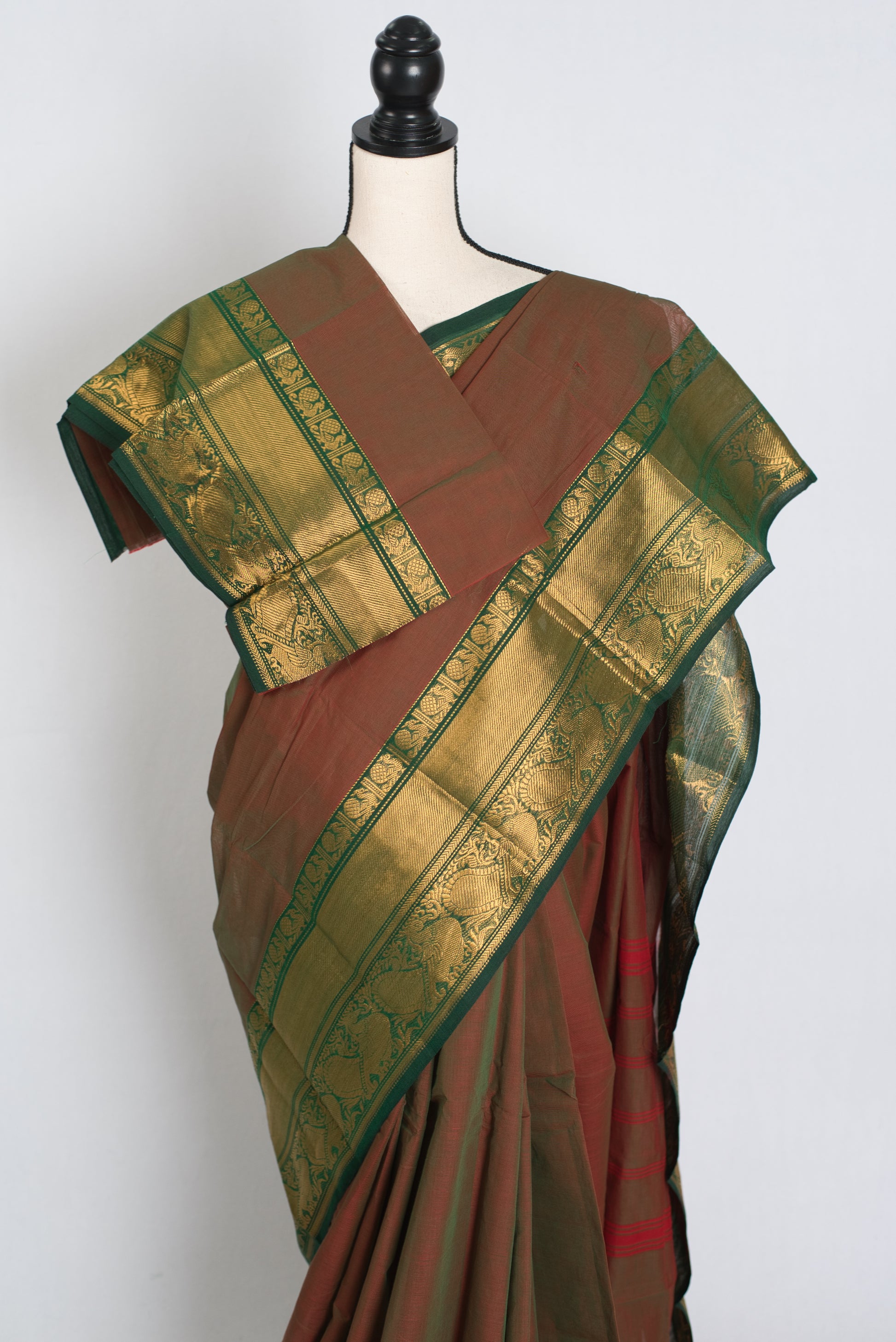 Yamini : Rusty Red Kanchi Cotton Saree - Handwoven South Indian Elegance