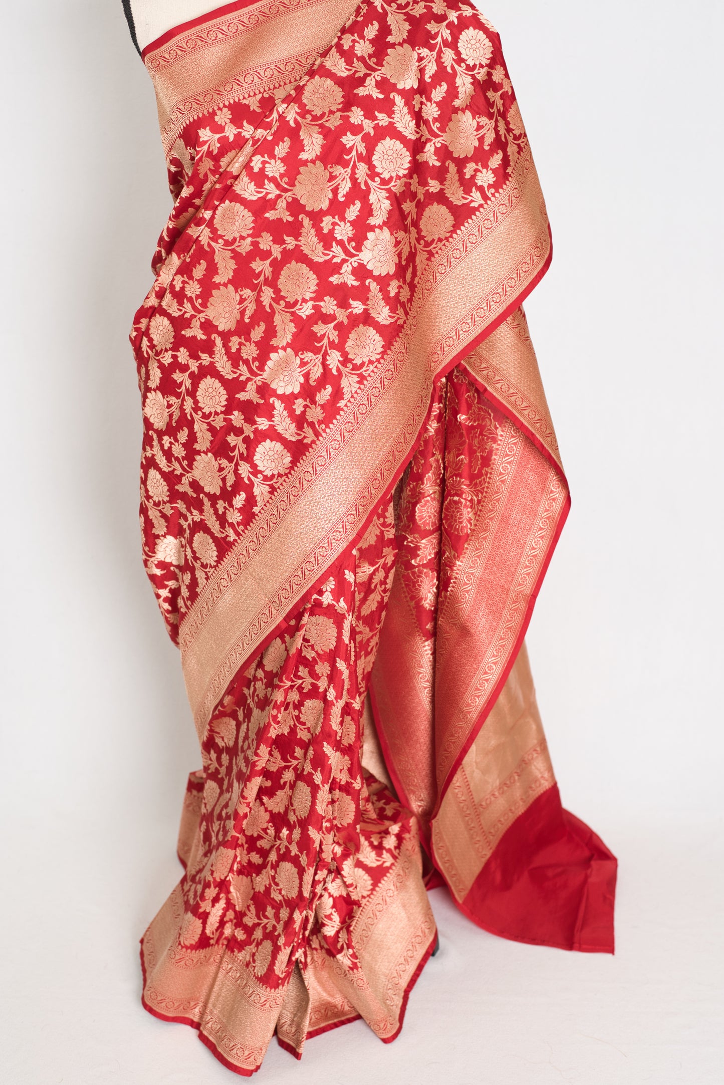 Kumuduni: Silk Mark Certified Red and Gold Bridal Jaal Banarasi Silk Saree