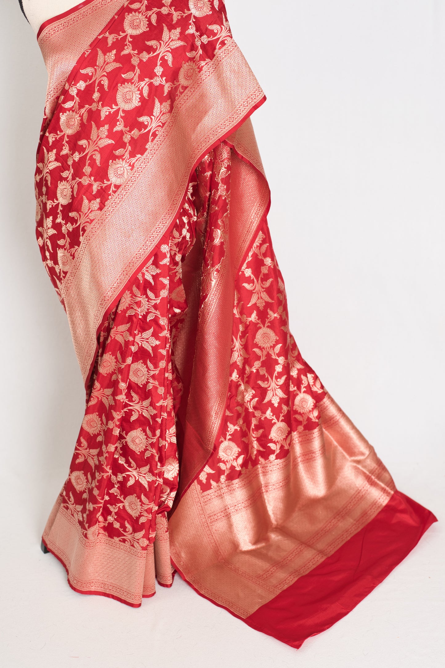 Rukhmani : Silk Mark Certified Bridal Jaal Banarasi Katan Silk Saree in True Red