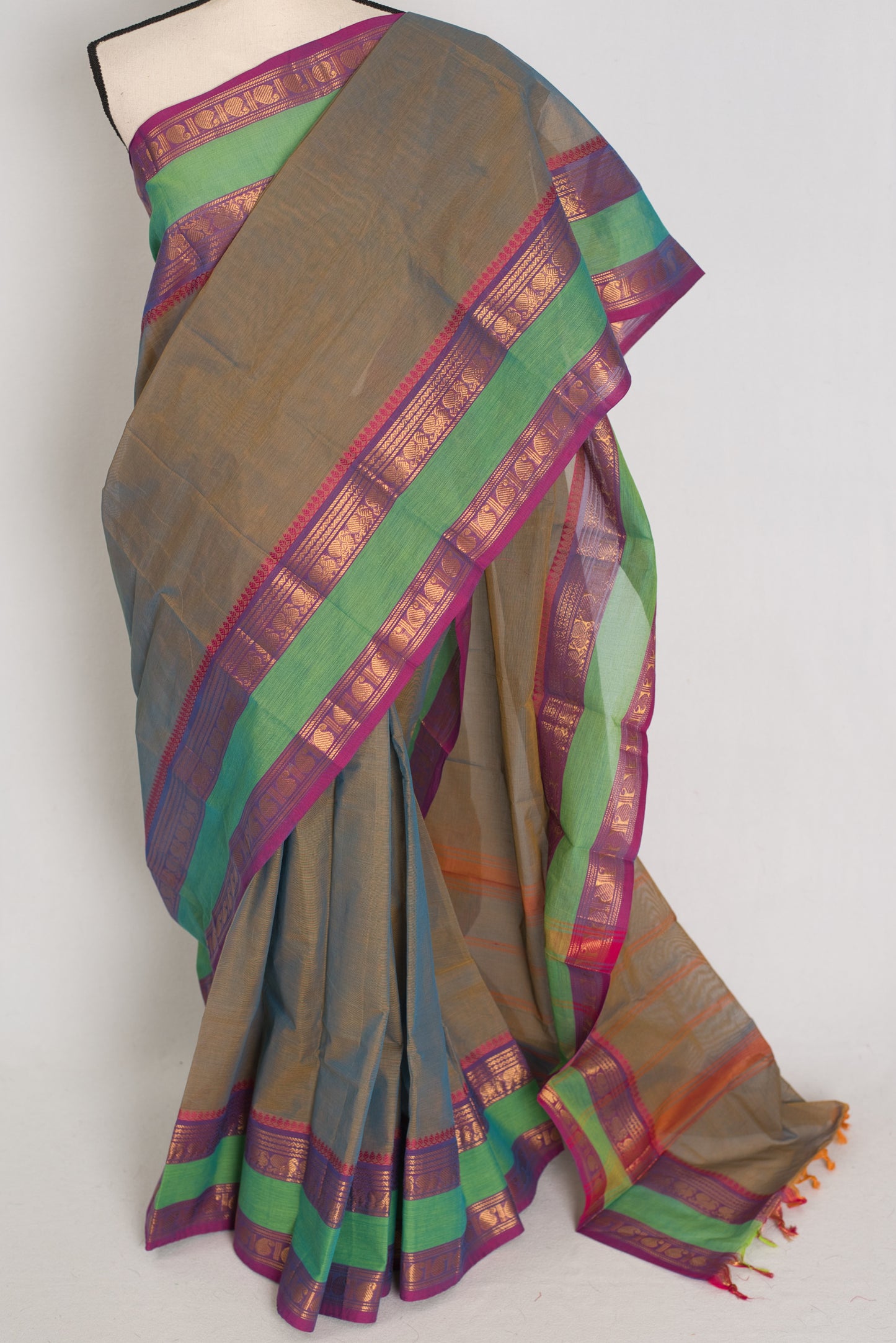 Shyama : Kanchi Cotton Saree - Handwoven South Indian Elegance in English Green