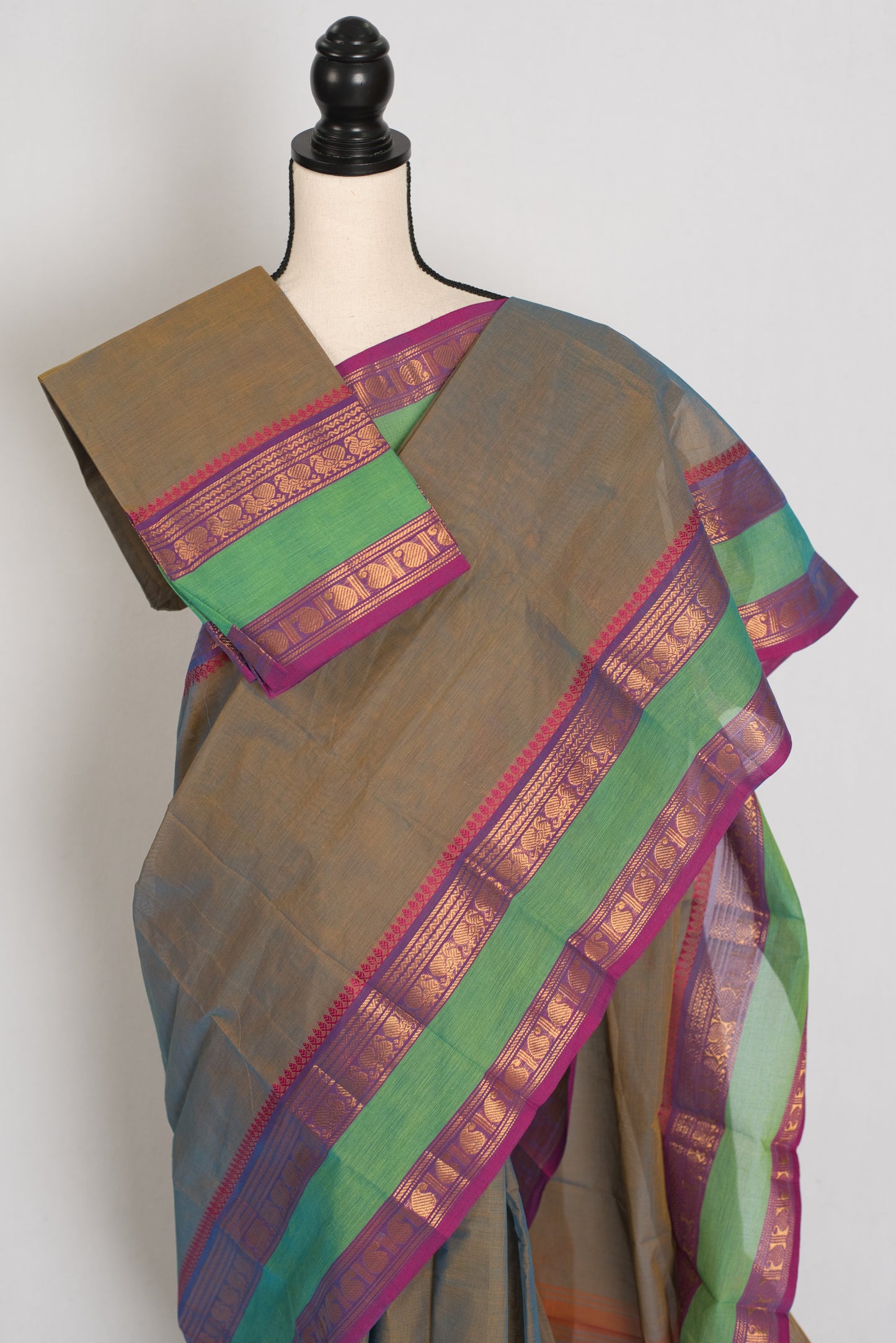 Shyama : Kanchi Cotton Saree - Handwoven South Indian Elegance in English Green