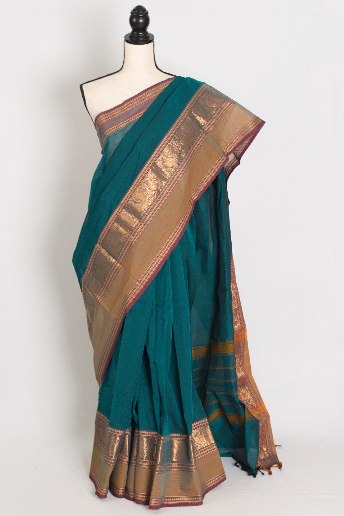 Rama : Handwoven Rama Green Cotton Kanjivaram Saree