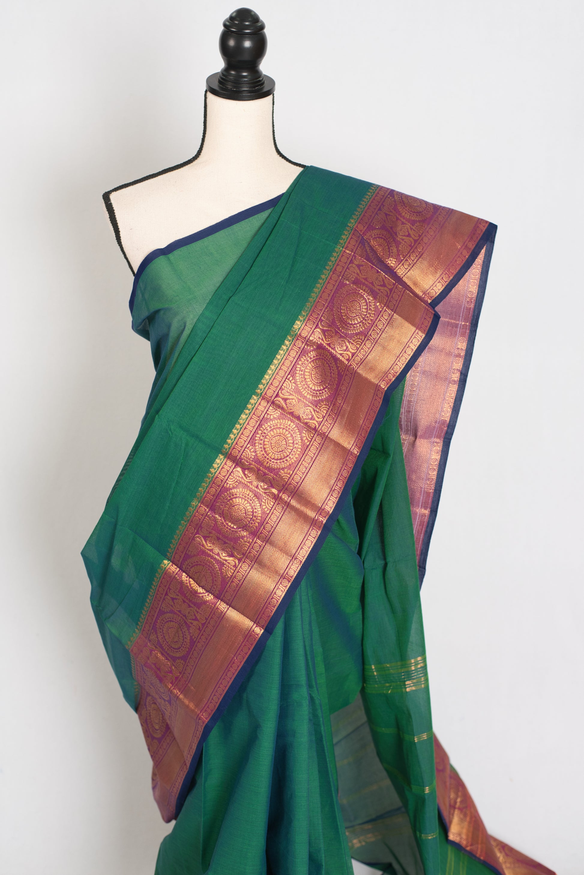 Valli : Peacock Green Kanchi Cotton Saree - Handwoven South Indian Elegance