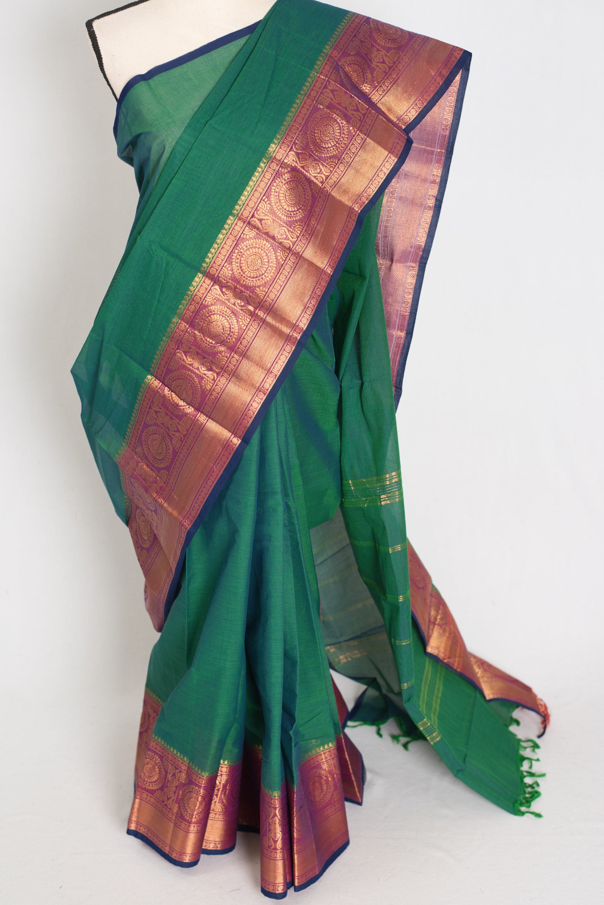 Valli : Peacock Green Kanchi Cotton Saree - Handwoven South Indian Elegance