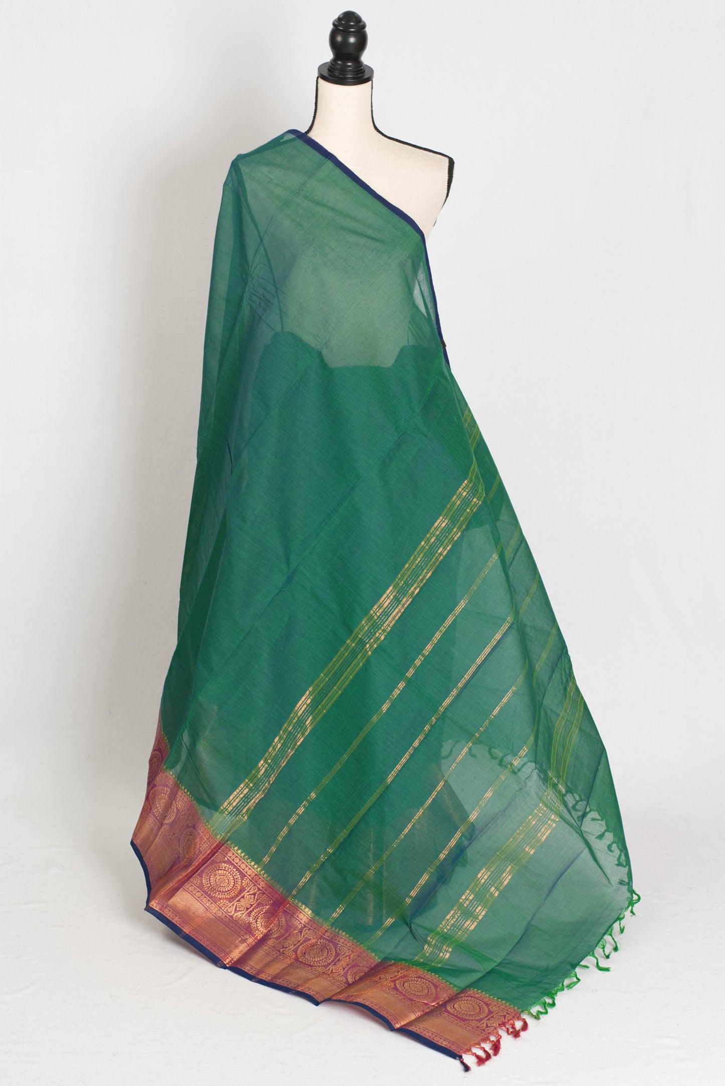 Valli : Peacock Green Kanchi Cotton Saree - Handwoven South Indian Elegance