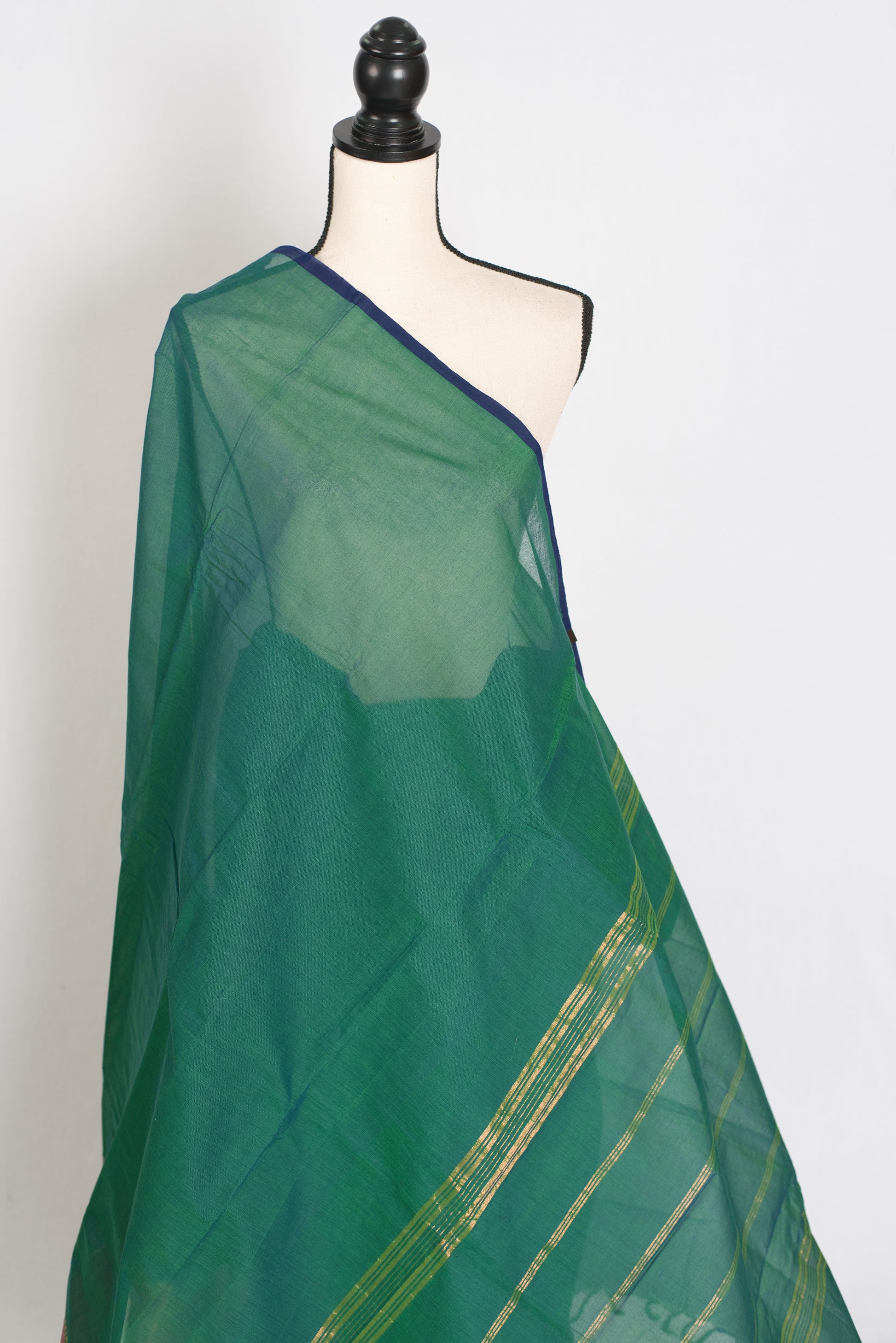 Valli : Peacock Green Kanchi Cotton Saree - Handwoven South Indian Elegance