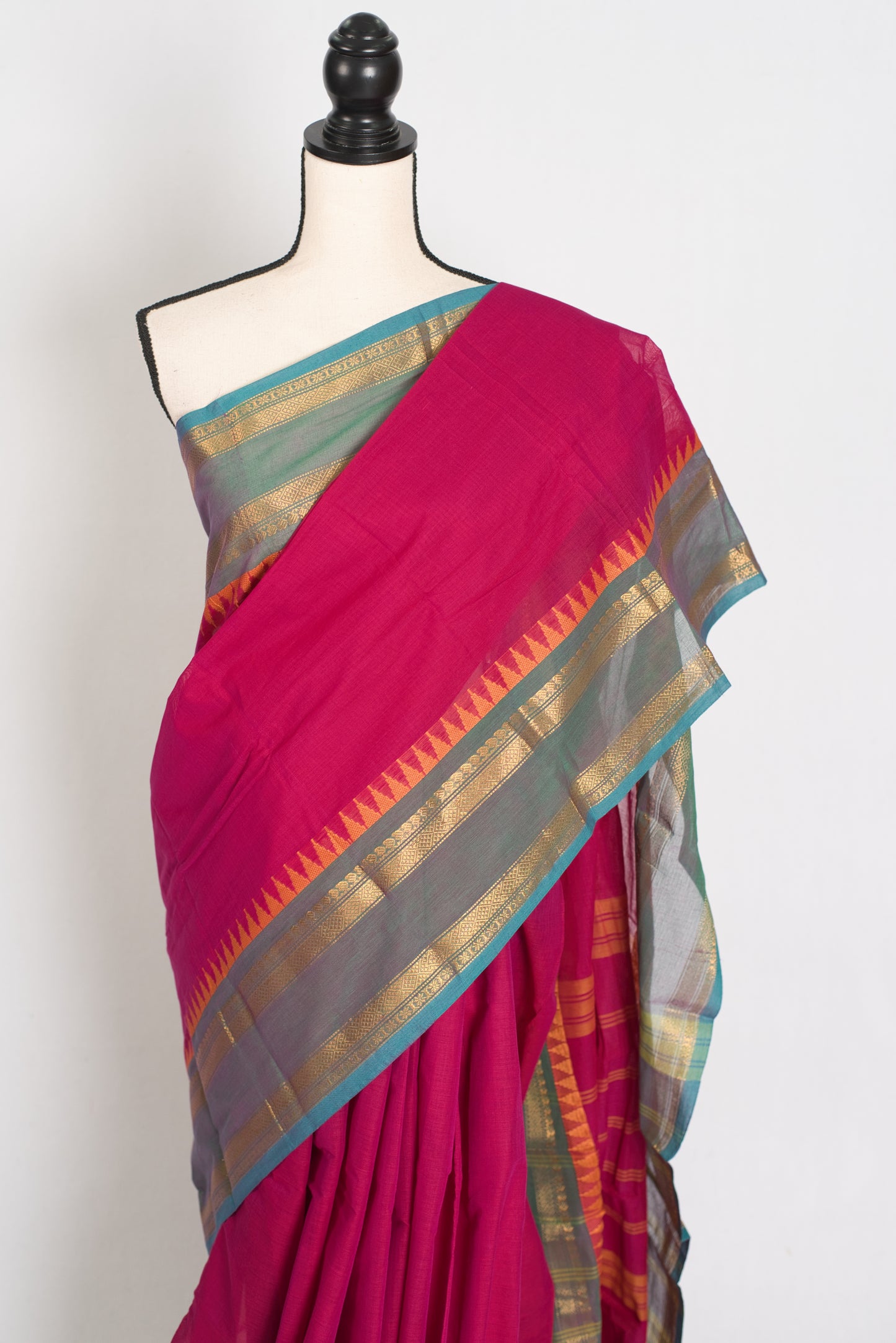 Kaviya: Dark Pink Kanchi Cotton Saree - Handwoven South Indian Elegance
