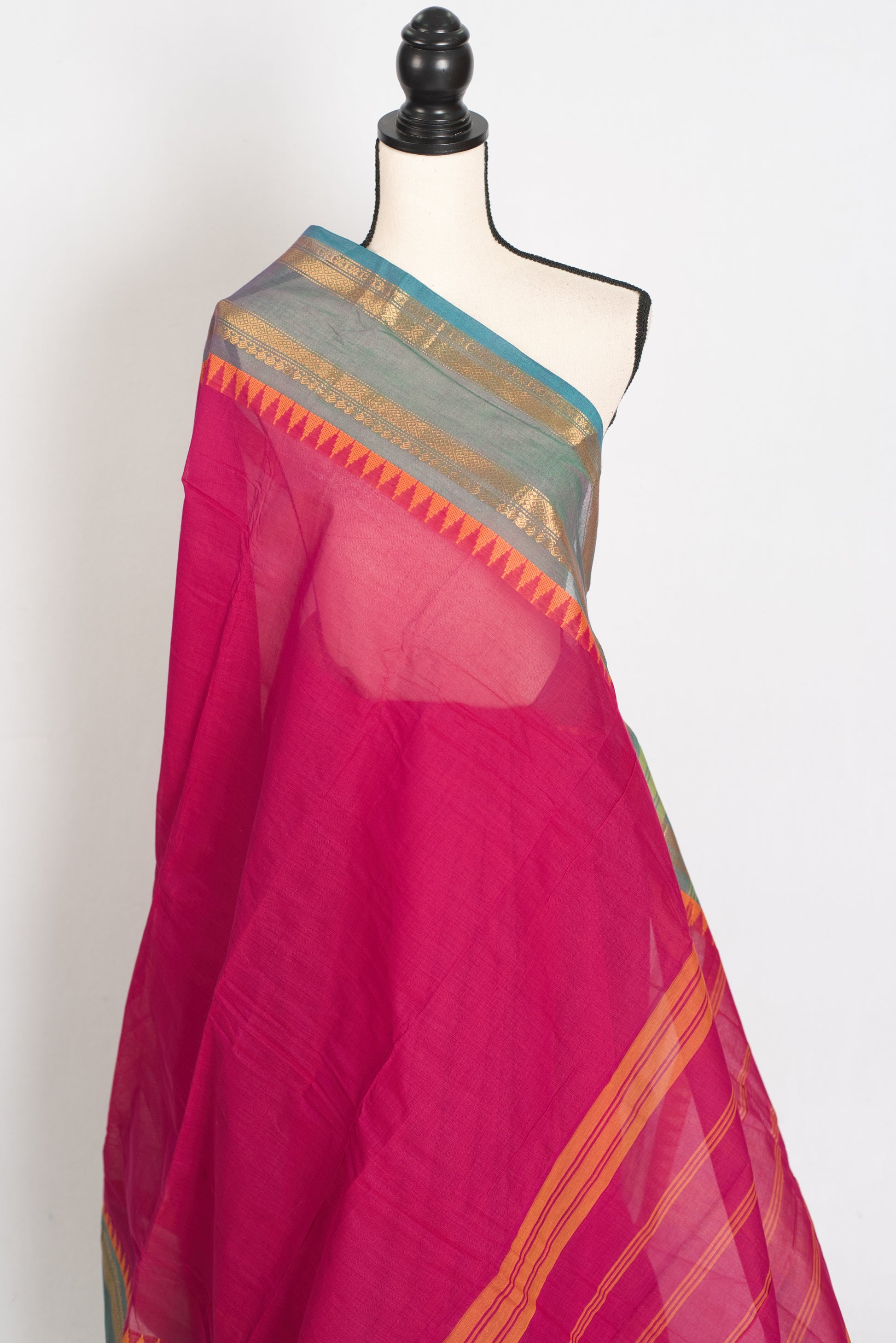 Kaviya: Dark Pink Kanchi Cotton Saree - Handwoven South Indian Elegance