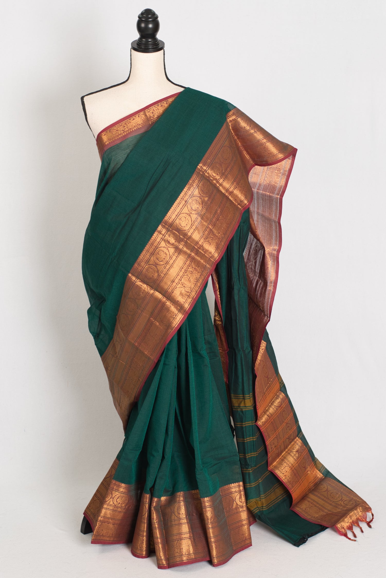 Gayetri : Handwoven Kanchi Cotton Saree in Peacock Green