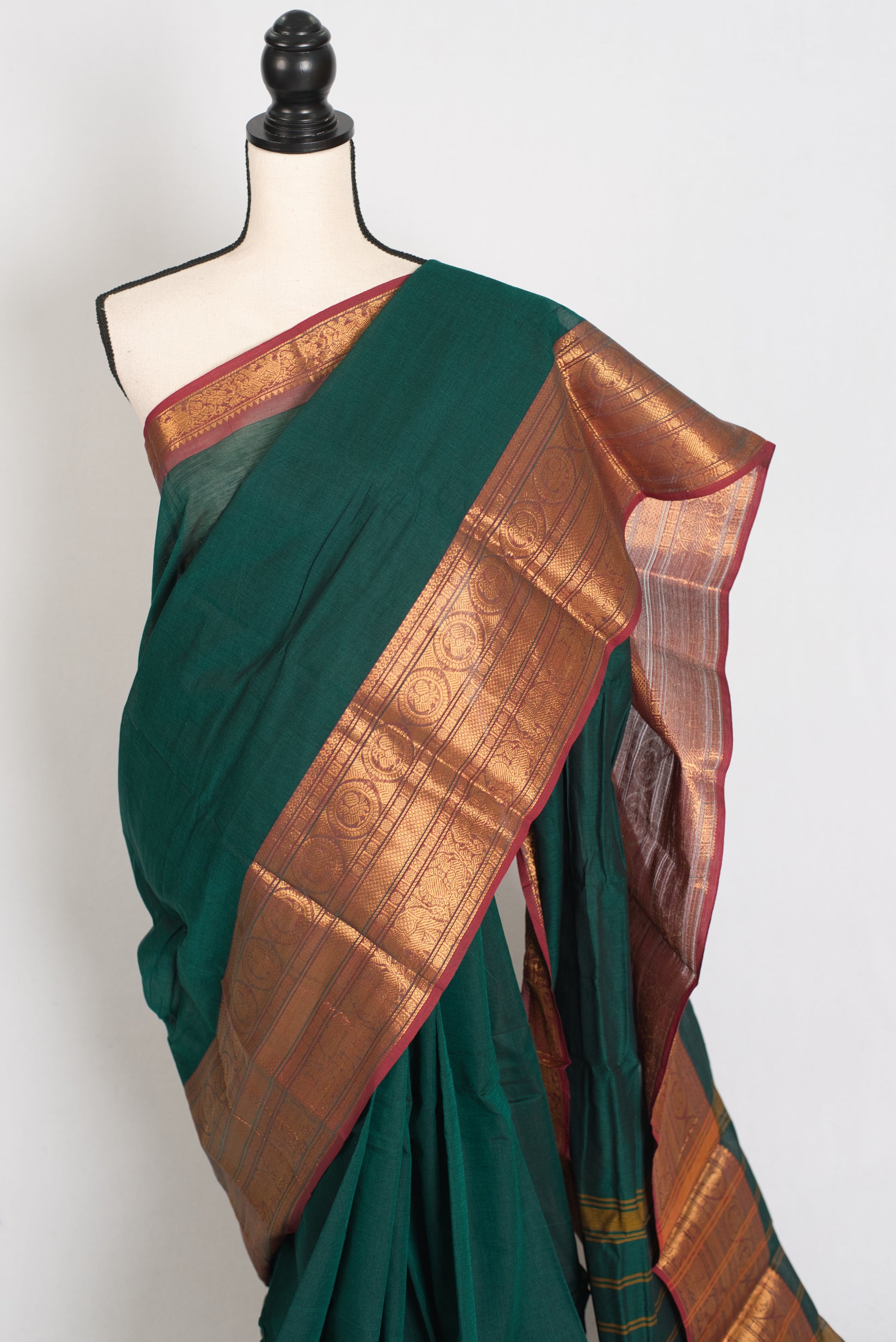 Gayetri : Handwoven Kanchi Cotton Saree in Peacock Green
