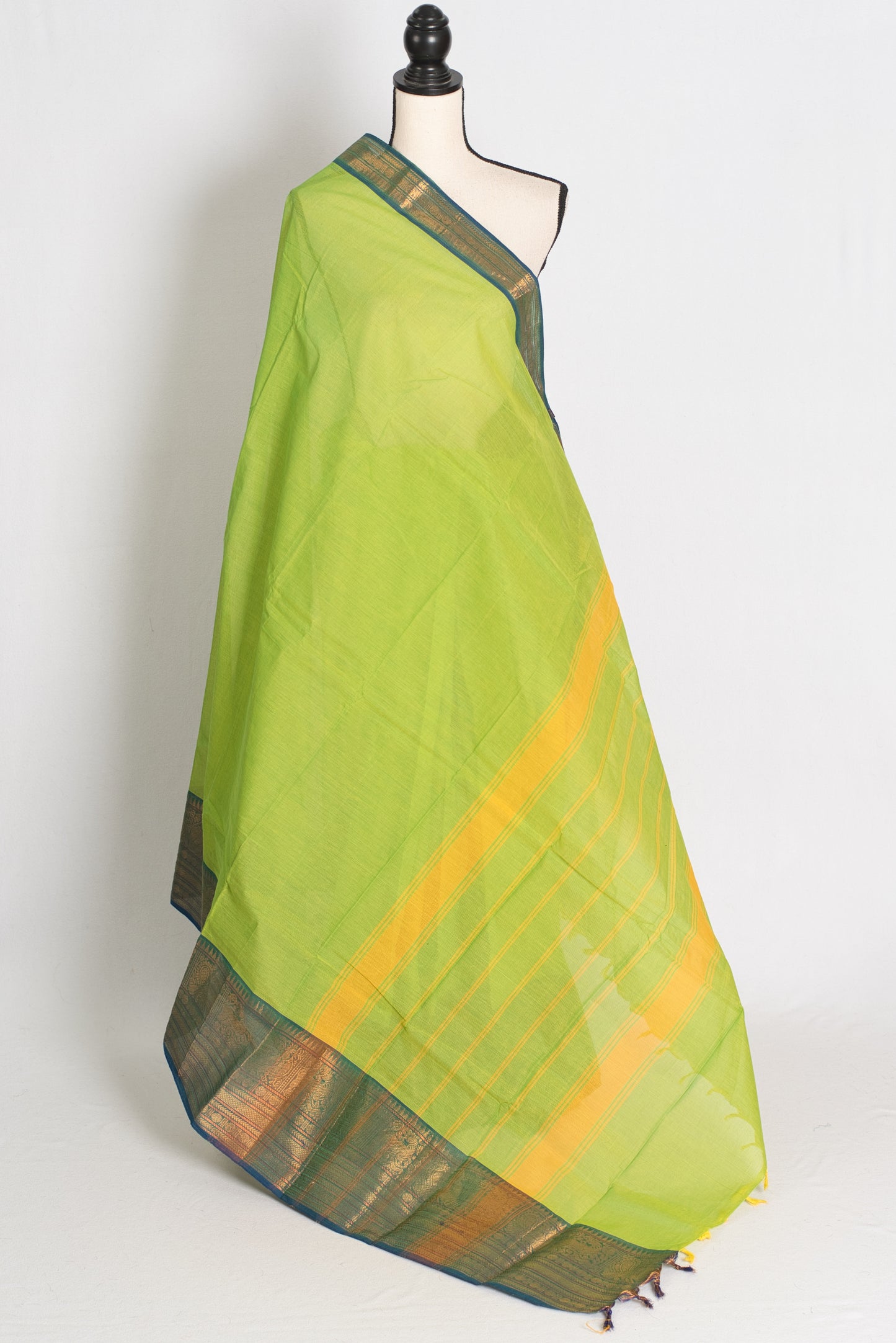 Handwoven Kanchi Cotton Saree in Bright Green and Blue - Pic 5