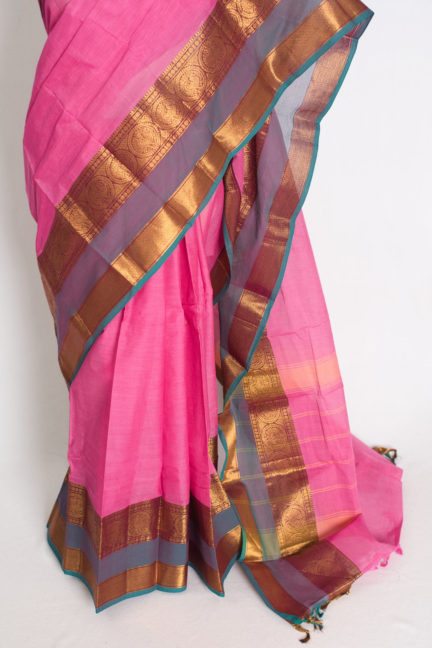 Handwoven Kanchi Cotton Saree in Pink and Peacock Blue - pic 3