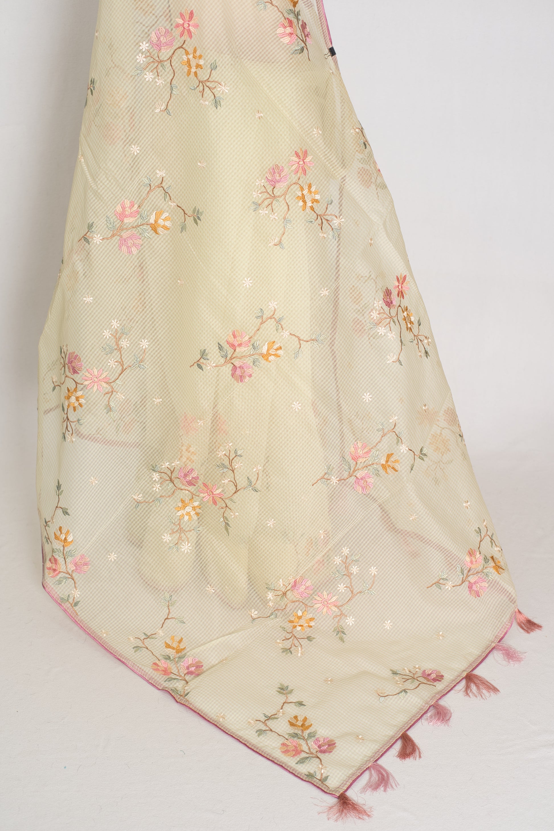 Ragini collection: Sea green blended cotton kota saree with pink floral machine embroidery and pink piping border.