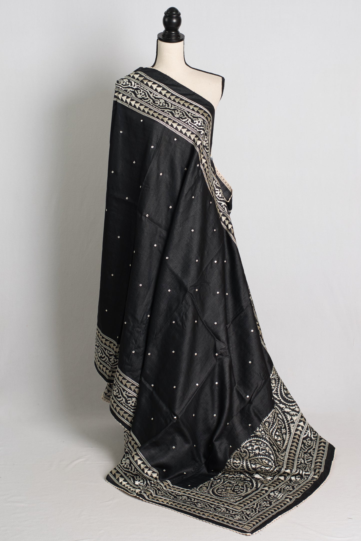 Jamdani Embroidery Black Gachi Tussar Saree with Mirror Work.