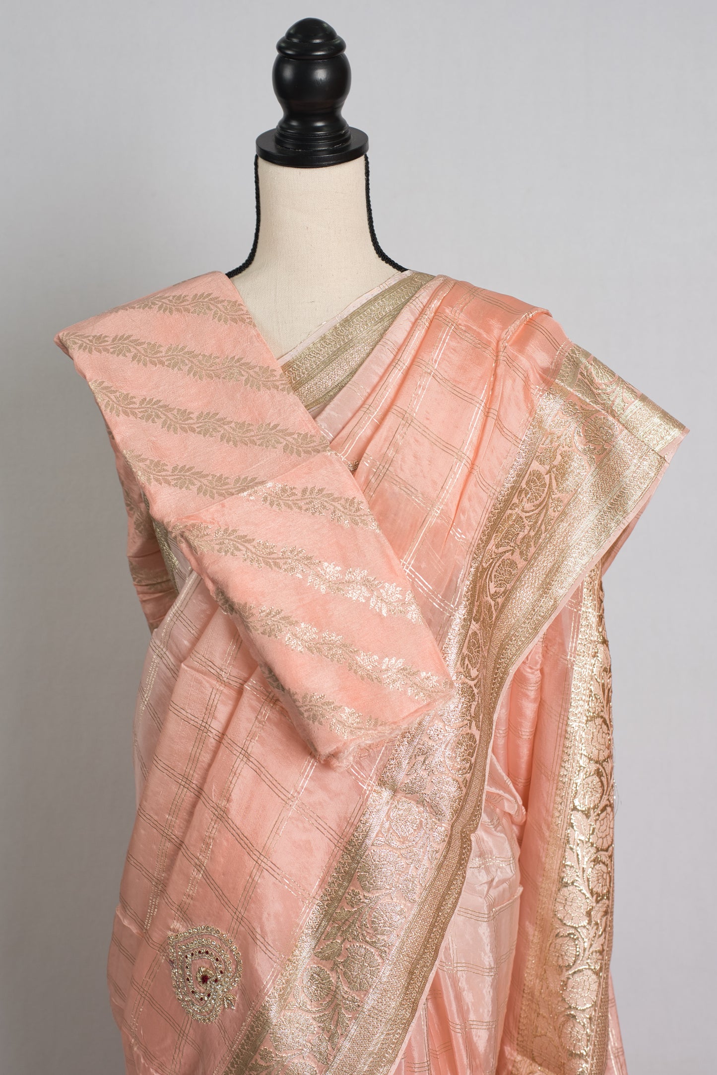 Gharchola Crepe Chinon Zardosi Embroidery Saree in Shaded Pink.