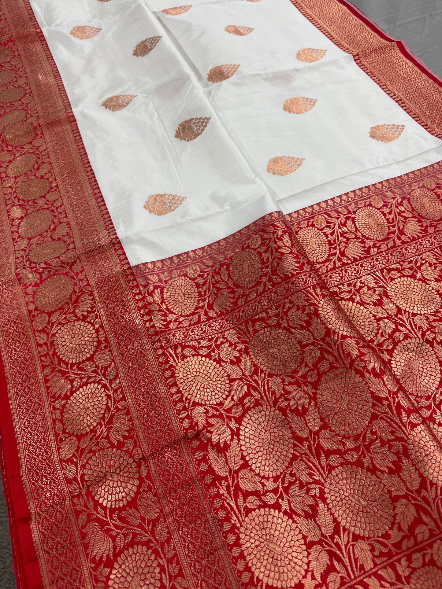 Silk Mark Certified White and Red Katan Banarasi Silk Saree