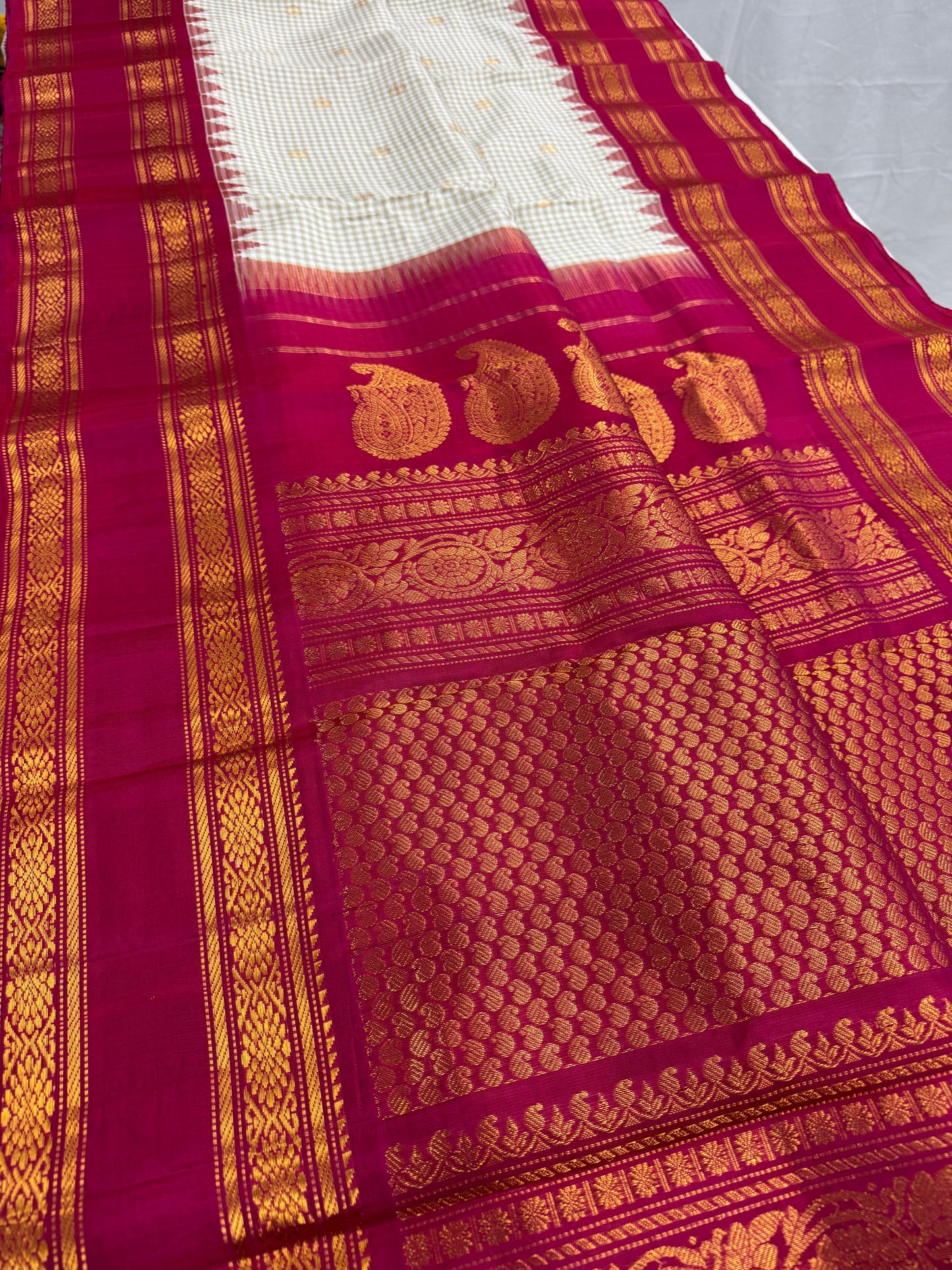 Silk Mark Certified Micro Checks Kanji Gadwal Silk Saree in Off White.