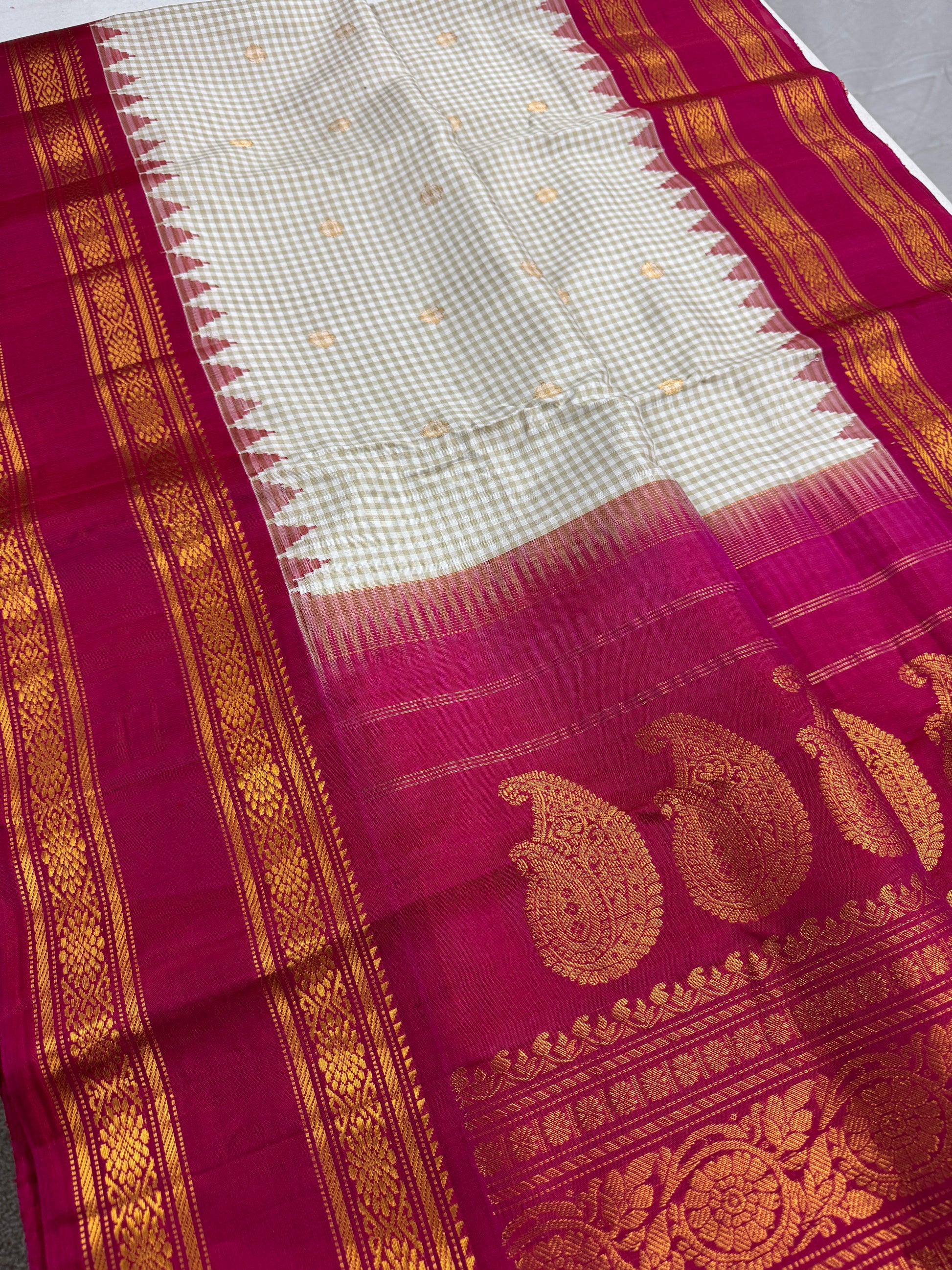 Silk Mark Certified Micro Checks Kanji Gadwal Silk Saree in Off White.