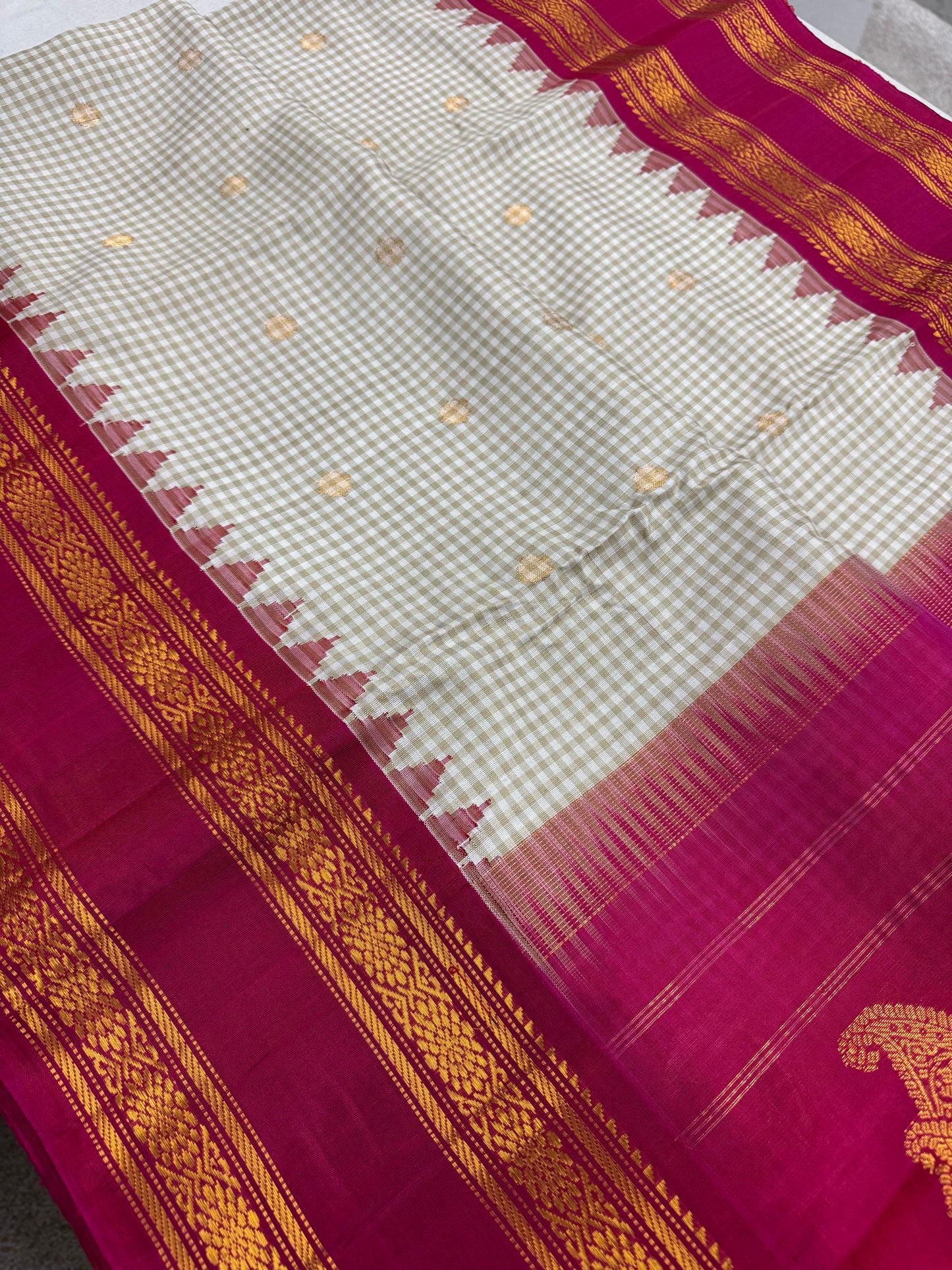 Silk Mark Certified Micro Checks Kanji Gadwal Silk Saree in Off White.