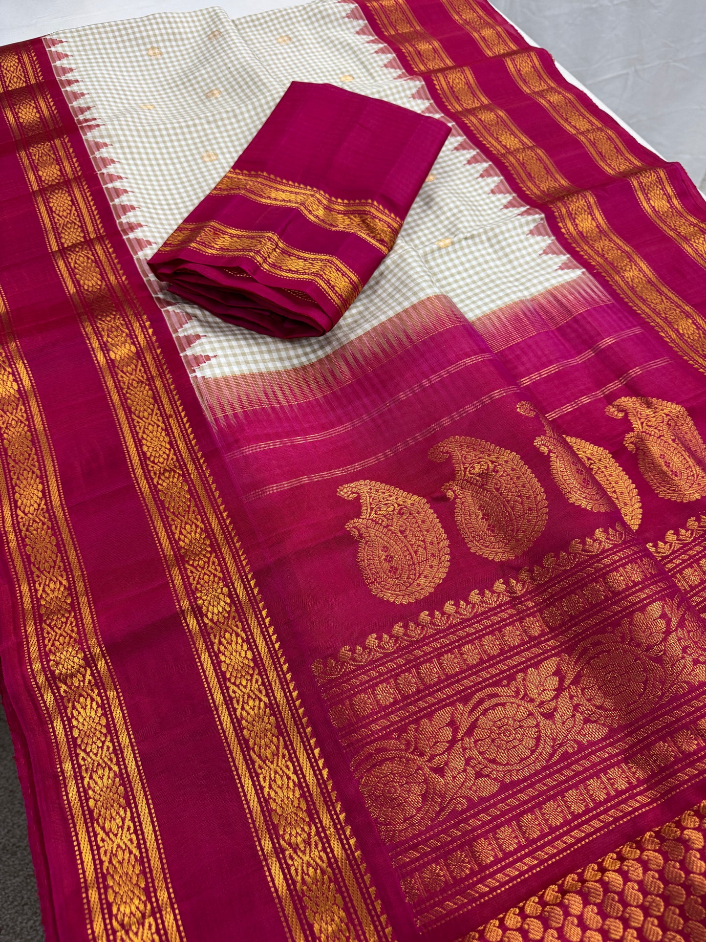 Silk Mark Certified Micro Checks Kanji Gadwal Silk Saree in Off White.