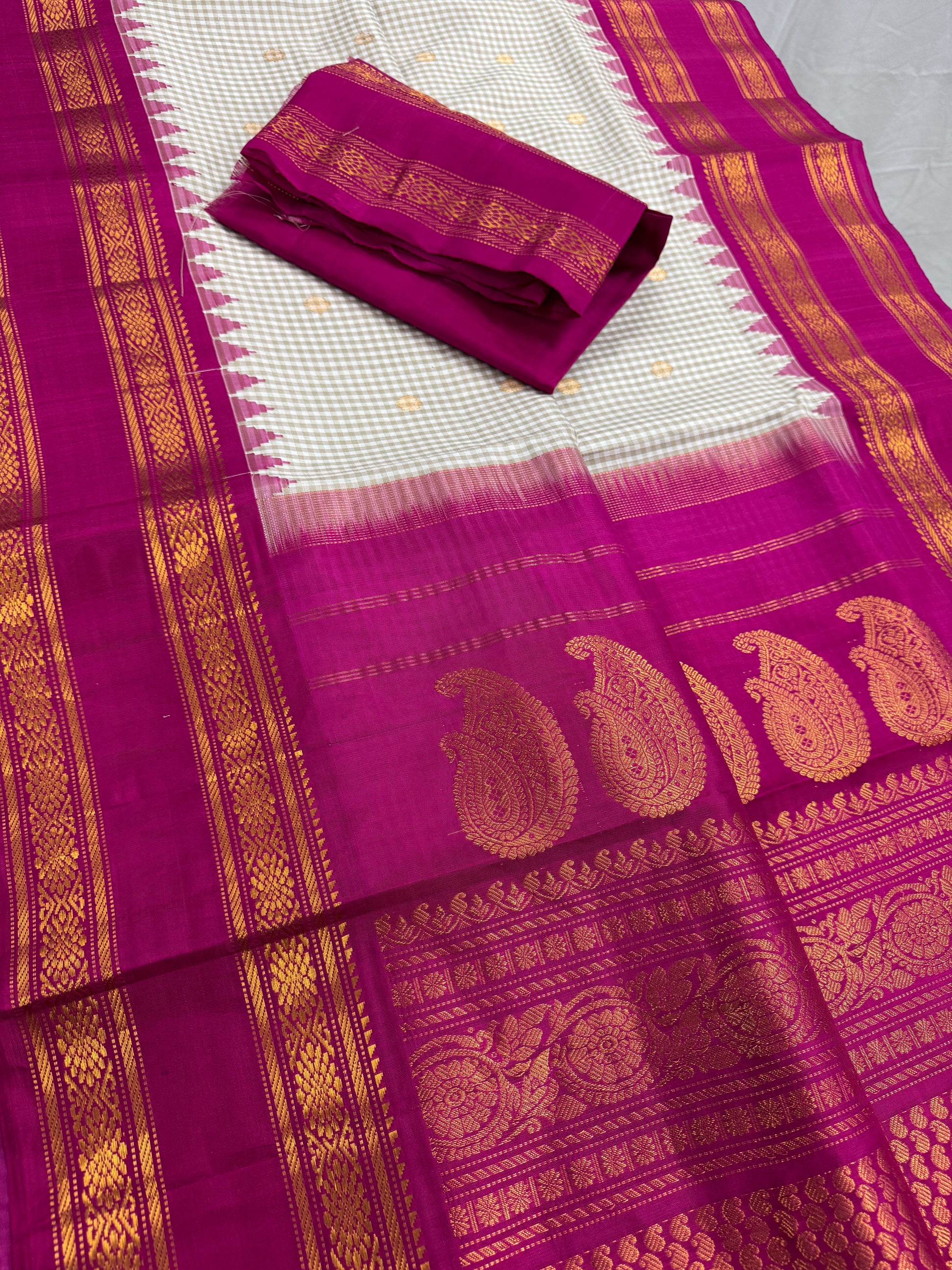 Silk Mark Certified Gadwal Silk Saree in Off White and Purple.