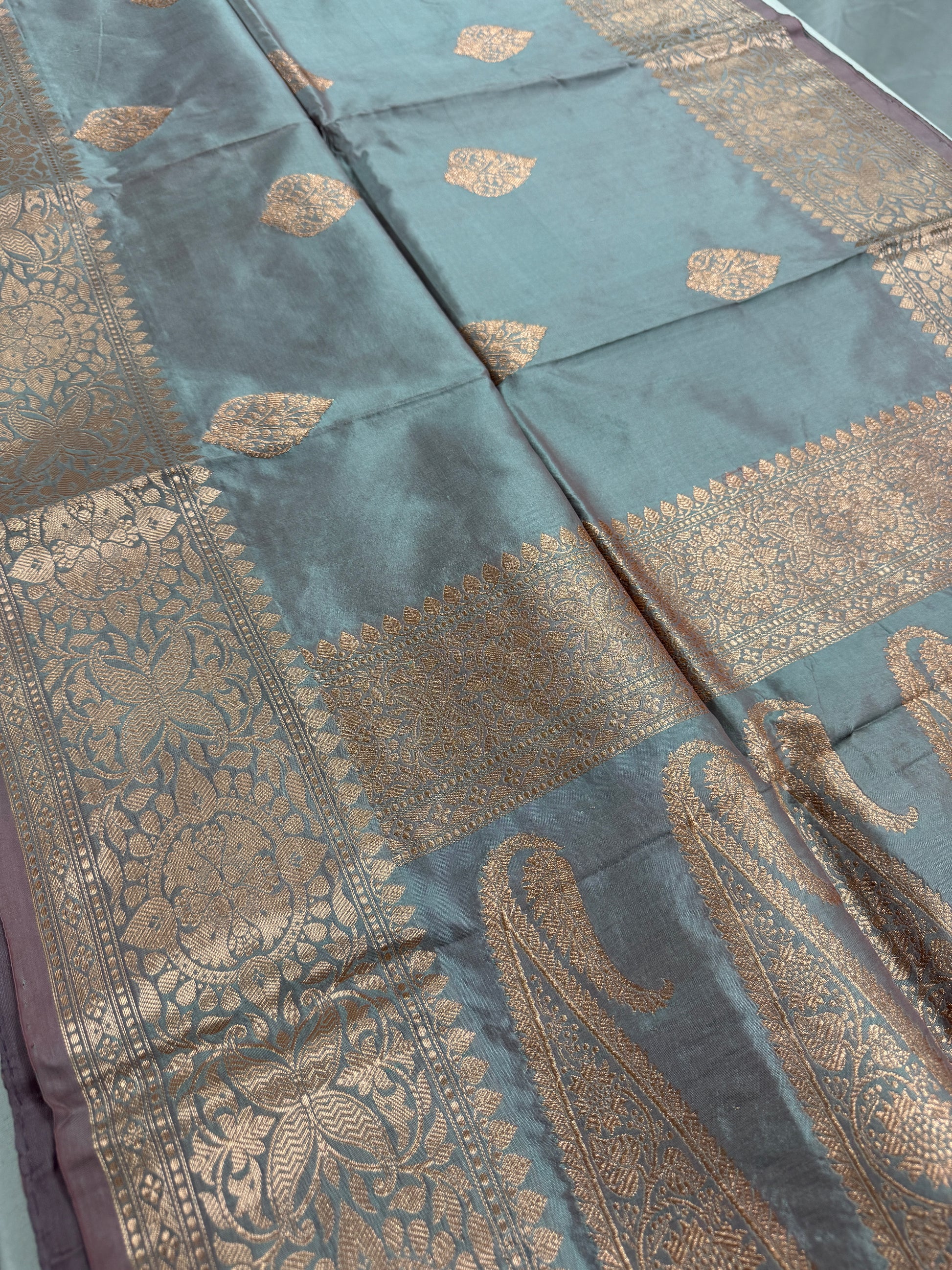 Katan Banarasi Silk Saree in Dual Shade of Gray - Certified Silk Indian Saree.