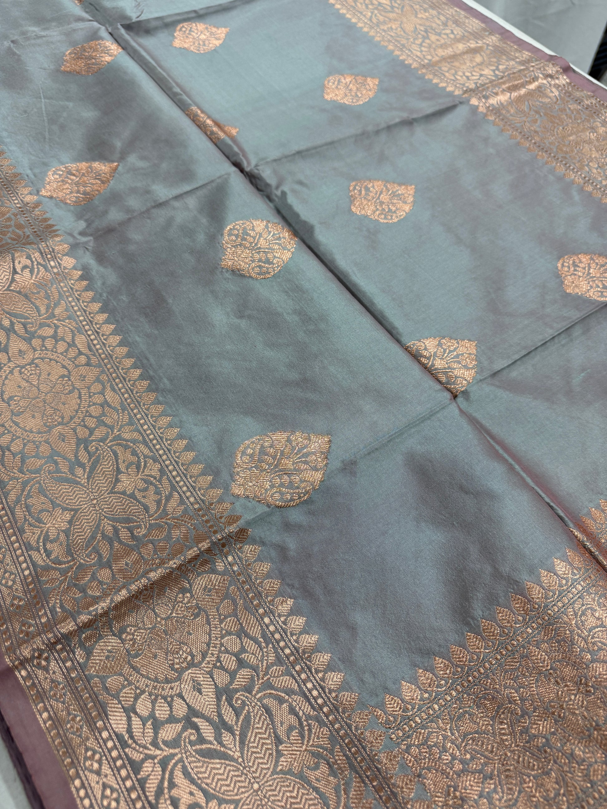 Katan Banarasi Silk Saree in Dual Shade of Gray - Certified Silk Indian Saree.
